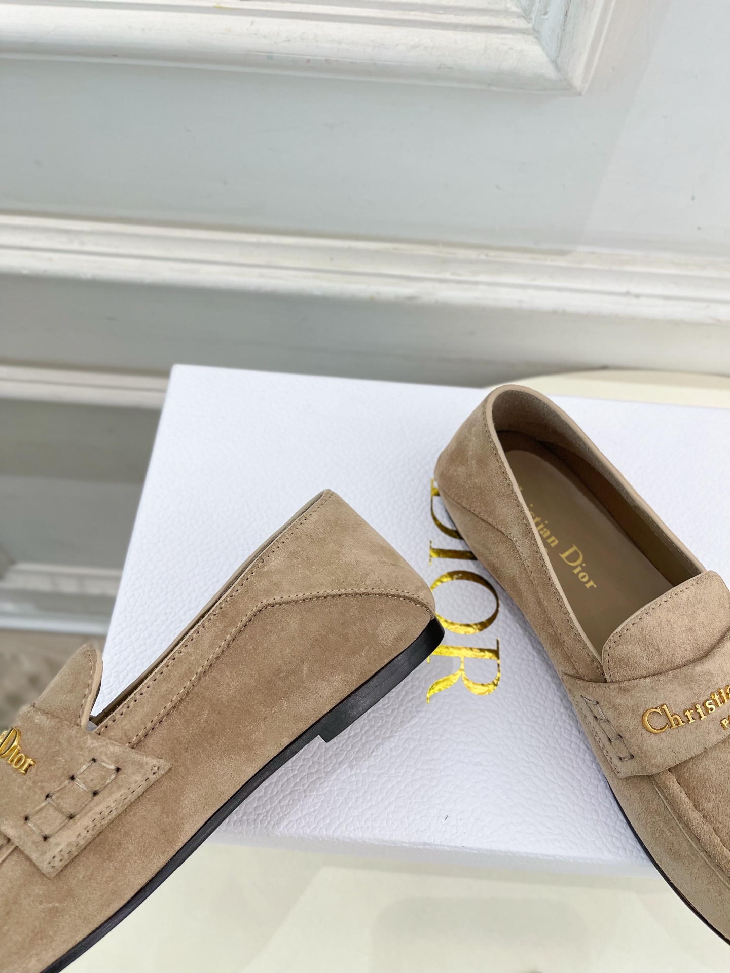 Dior |  迪奥 25𝐬𝐬 

🧡💚2025早春新品 顶级版本⚠️
专柜主打新款  Dior Boy