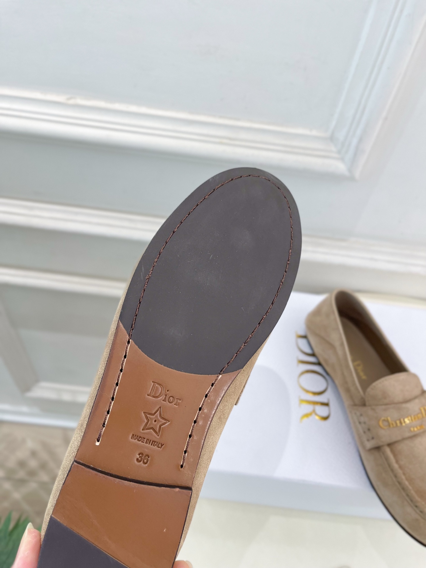 Dior |  迪奥 25𝐬𝐬 

🧡💚2025早春新品 顶级版本⚠️
专柜主打新款  Dior Boy