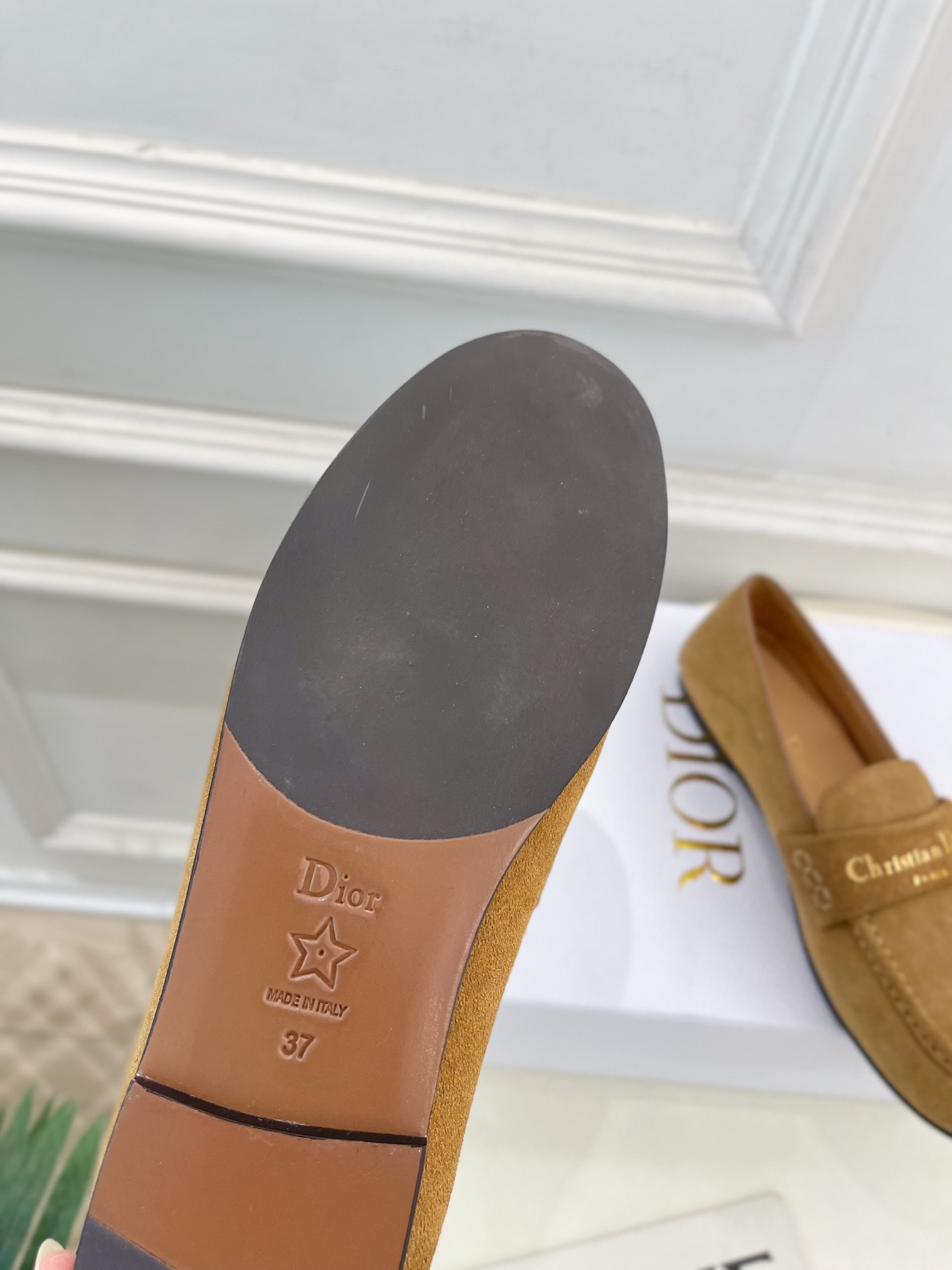 Dior |  迪奥 25𝐬𝐬 

🧡💚2025早春新品 顶级版本⚠️
专柜主打新款  Dior Boy