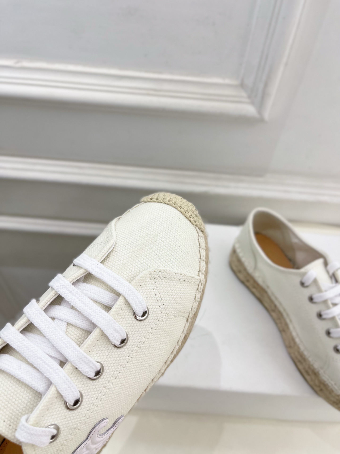 CELINE | 赛琳 25𝐬𝐬
💛2025春夏新品 LES ESPADRILLES凯旋门系带帆