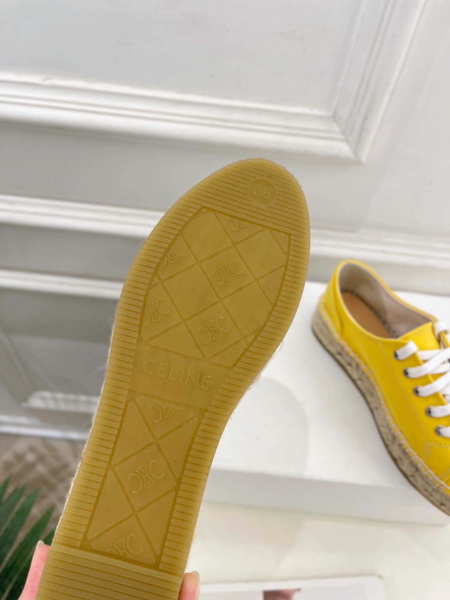 CELINE | 赛琳 25𝐬𝐬
💛2025春夏新品 LES ESPADRILLES凯旋门系带帆