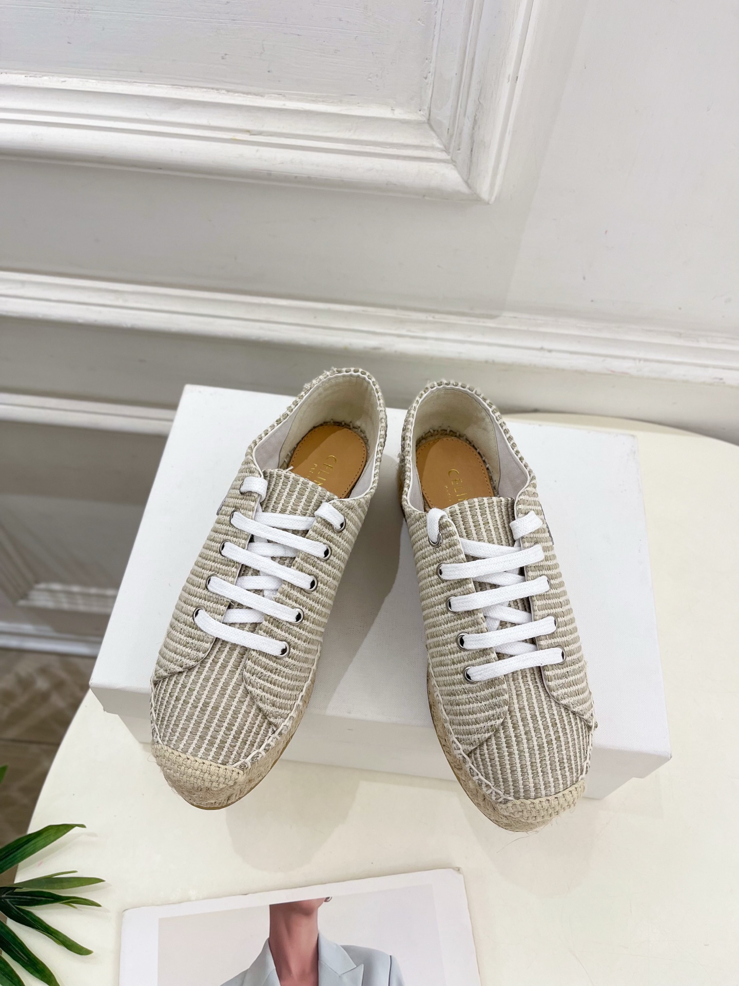 CELINE  | 赛琳  25𝐬𝐬 

💛2025春夏新品 LES ESPADRILLES凯旋门系带帆