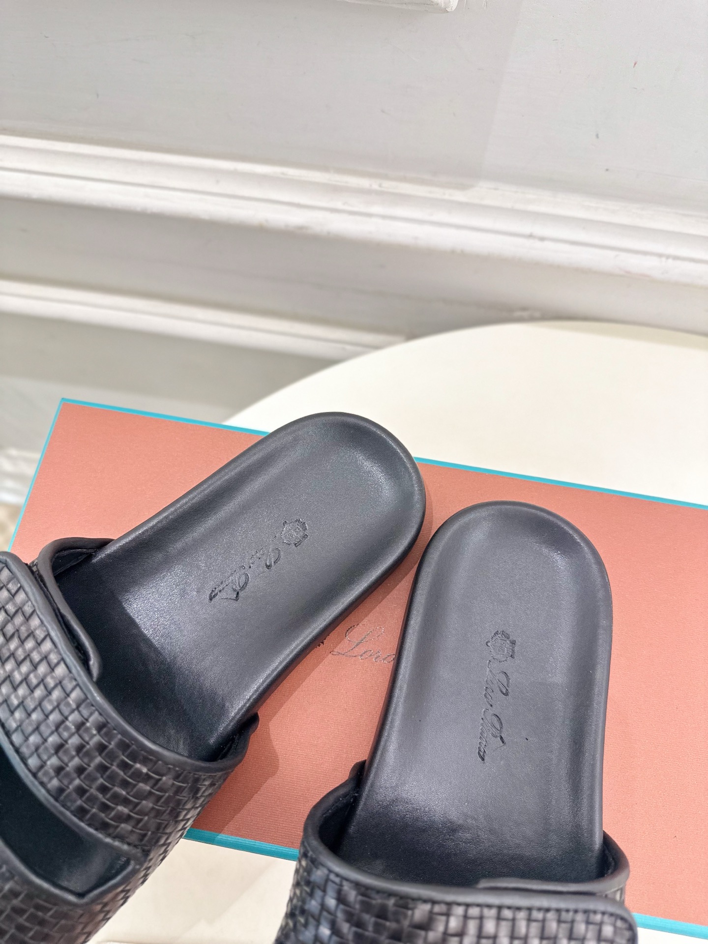 Loro Piana 乐悠翩雅 代购级别⚠️2025春夏新品 男士魔术贴休闲拖鞋—————————

L