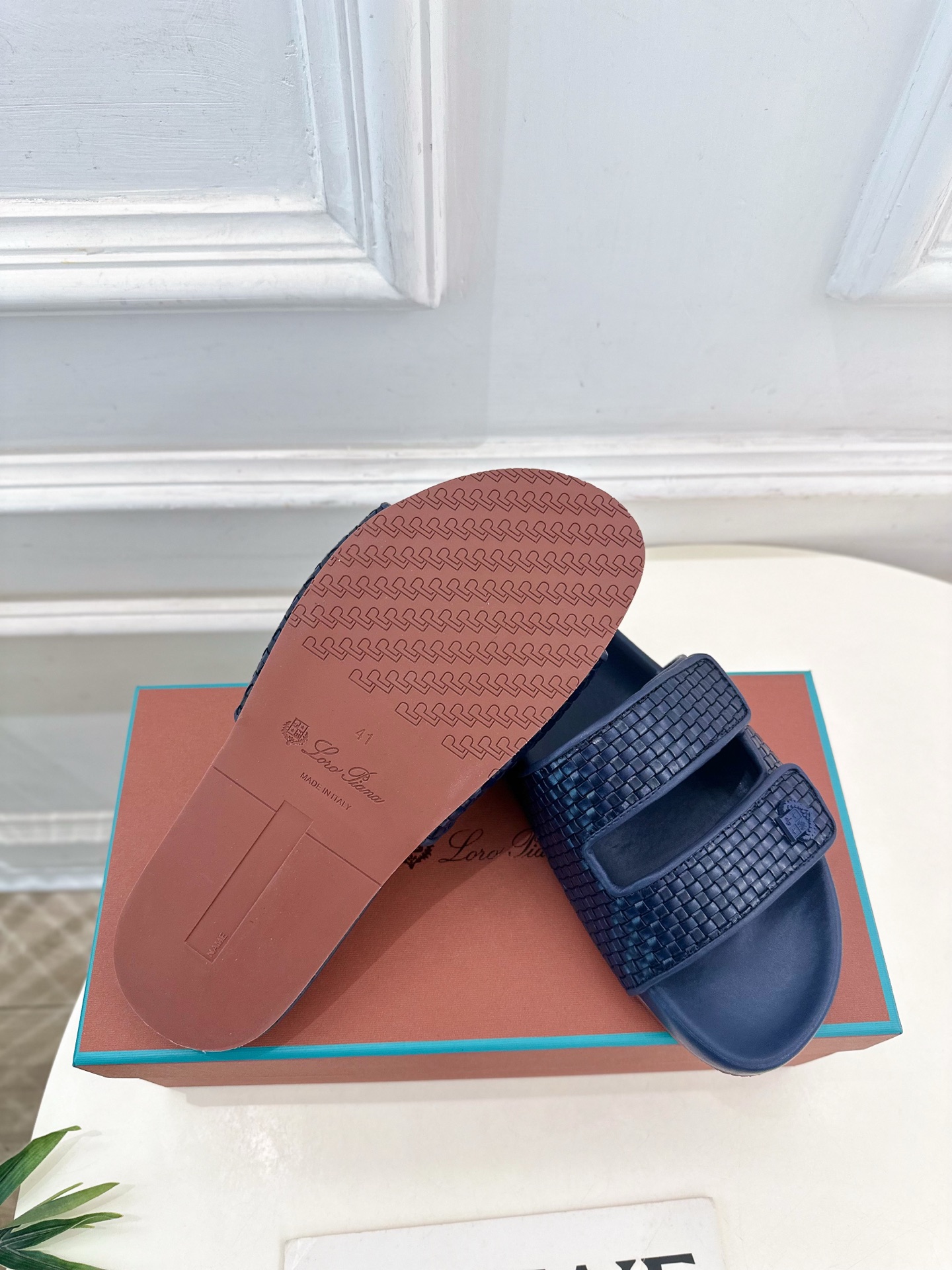 Loro Piana 乐悠翩雅 代购级别⚠️2025春夏新品 男士魔术贴休闲拖鞋—————————

L