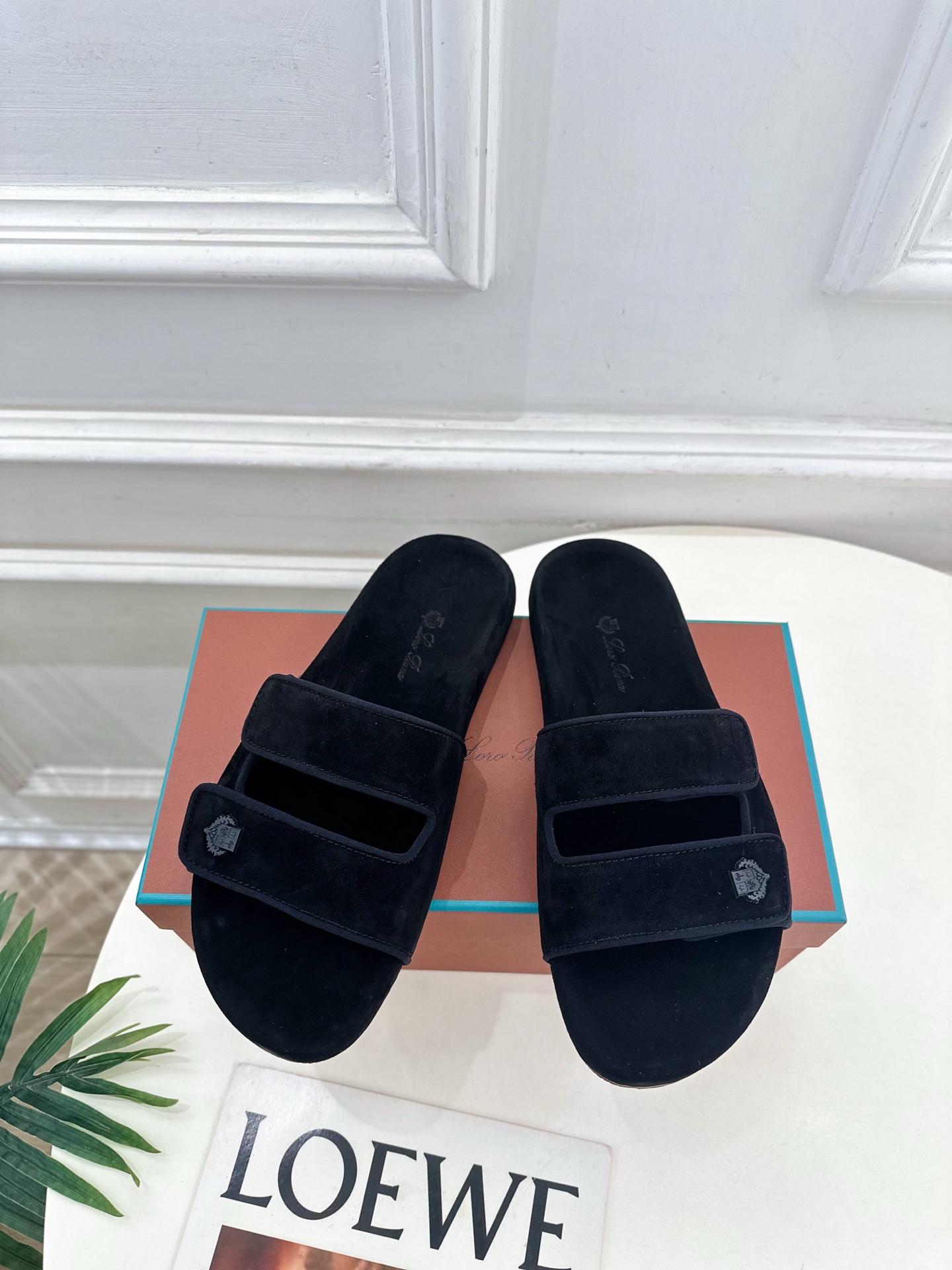 Loro Piana 乐悠翩雅 代购级别⚠️2025春夏新品 男士魔术贴休闲拖鞋—————————

L