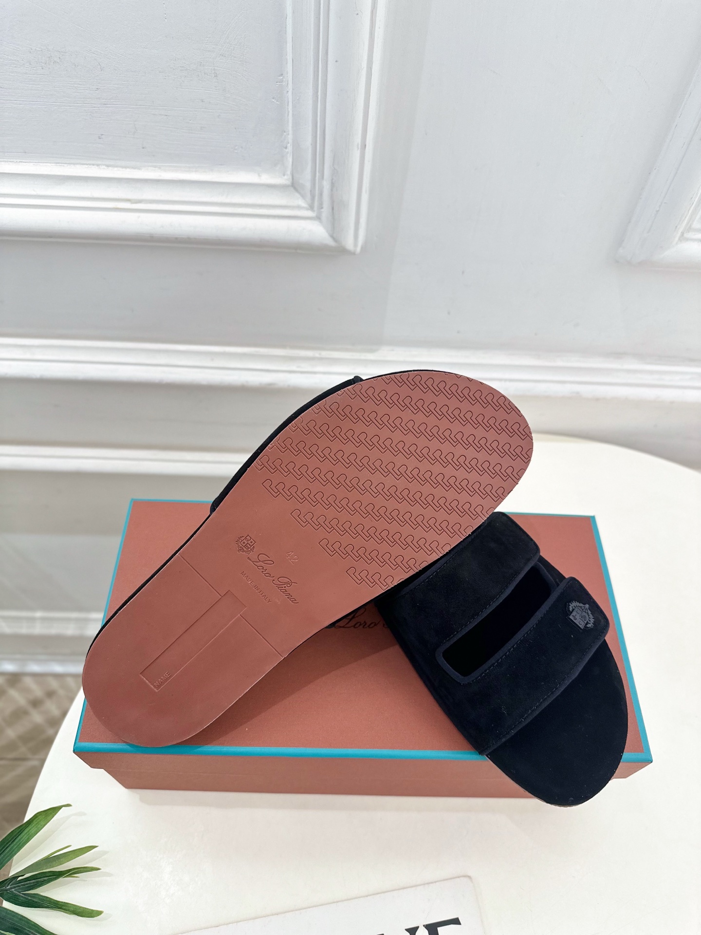 Loro Piana 乐悠翩雅 代购级别⚠️2025春夏新品 男士魔术贴休闲拖鞋—————————

L