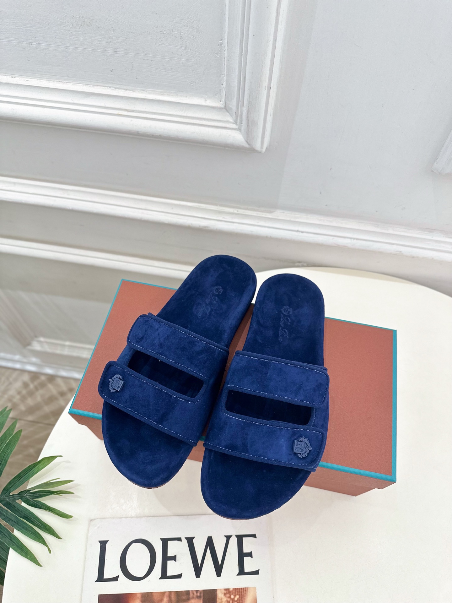 Loro Piana 乐悠翩雅 代购级别⚠️2025春夏新品 男士魔术贴休闲拖鞋—————————

L