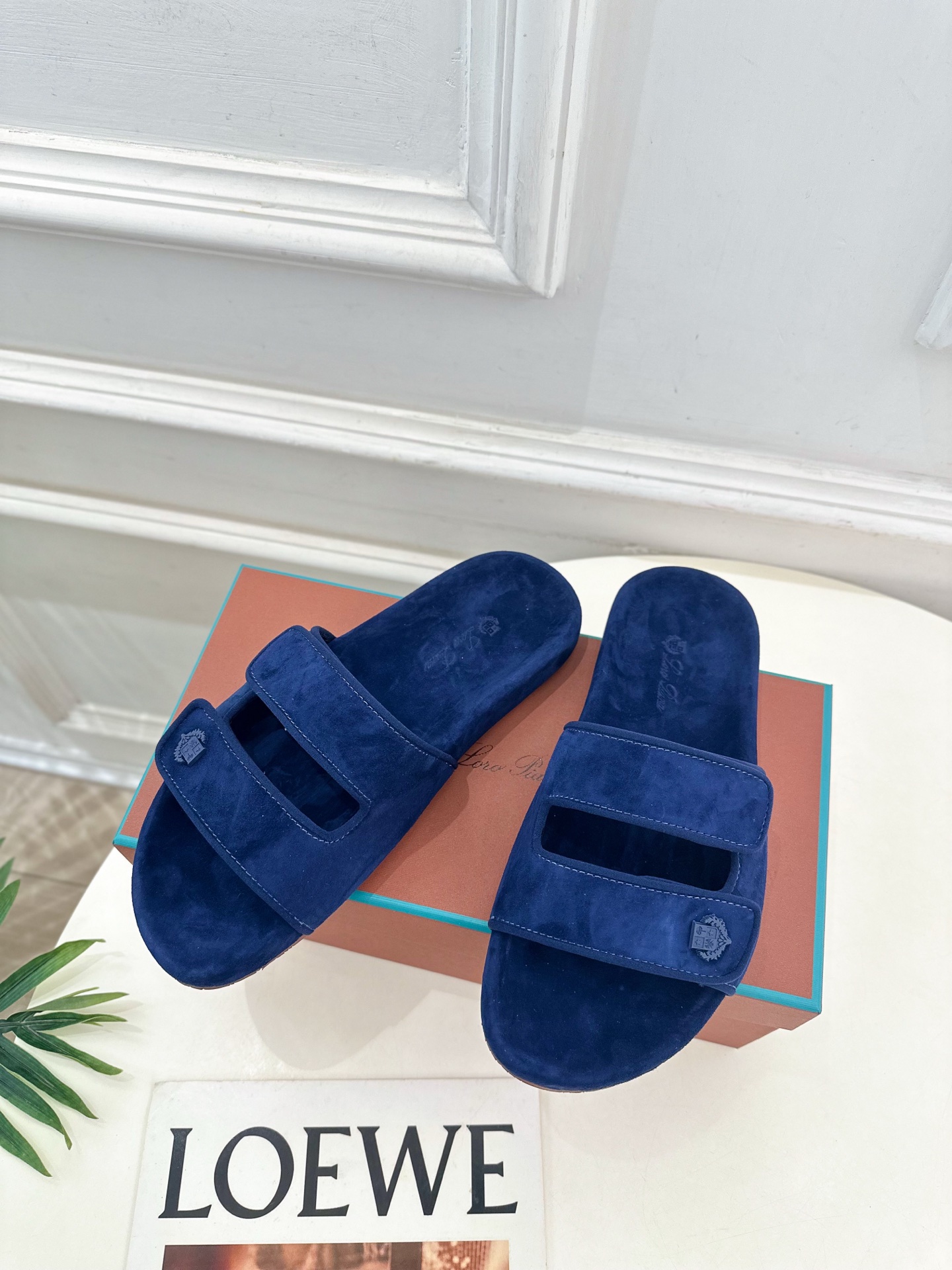 Loro Piana 乐悠翩雅 代购级别⚠️2025春夏新品 男士魔术贴休闲拖鞋—————————

L