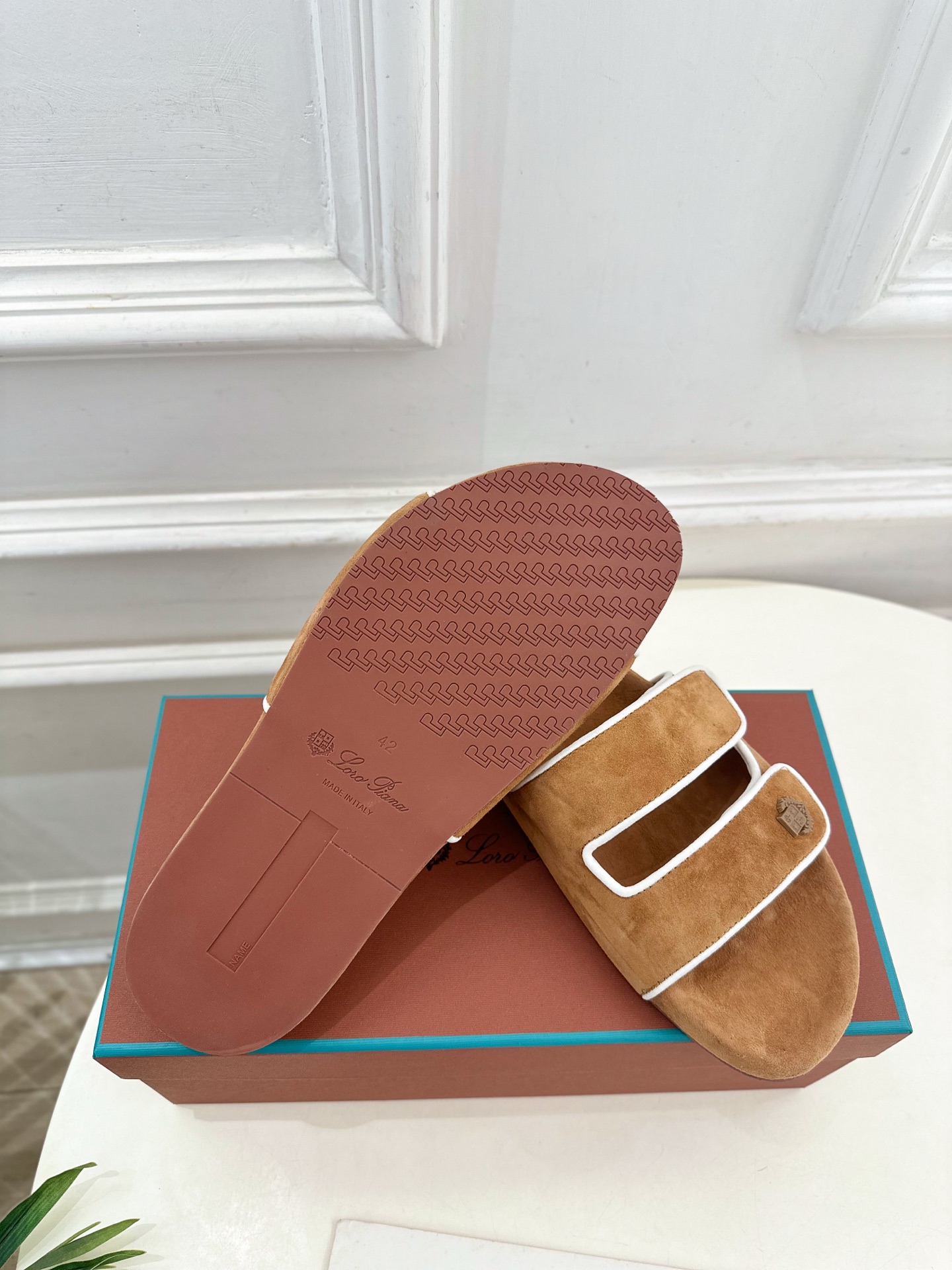 Loro Piana 乐悠翩雅 代购级别⚠️2025春夏新品 男士魔术贴休闲拖鞋—————————

L