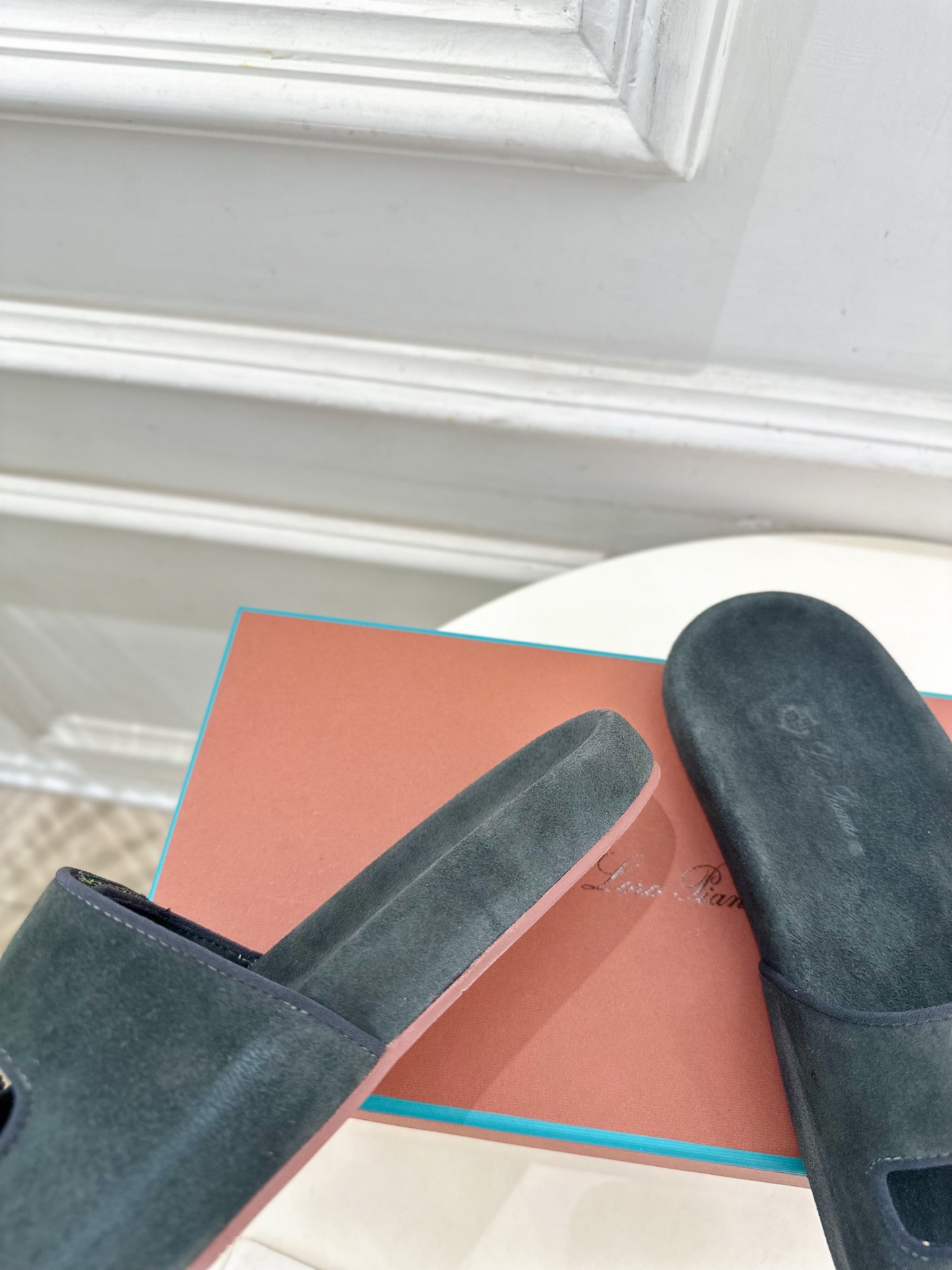 Loro Piana 乐悠翩雅 代购级别⚠️2025春夏新品 男士魔术贴休闲拖鞋—————————

L