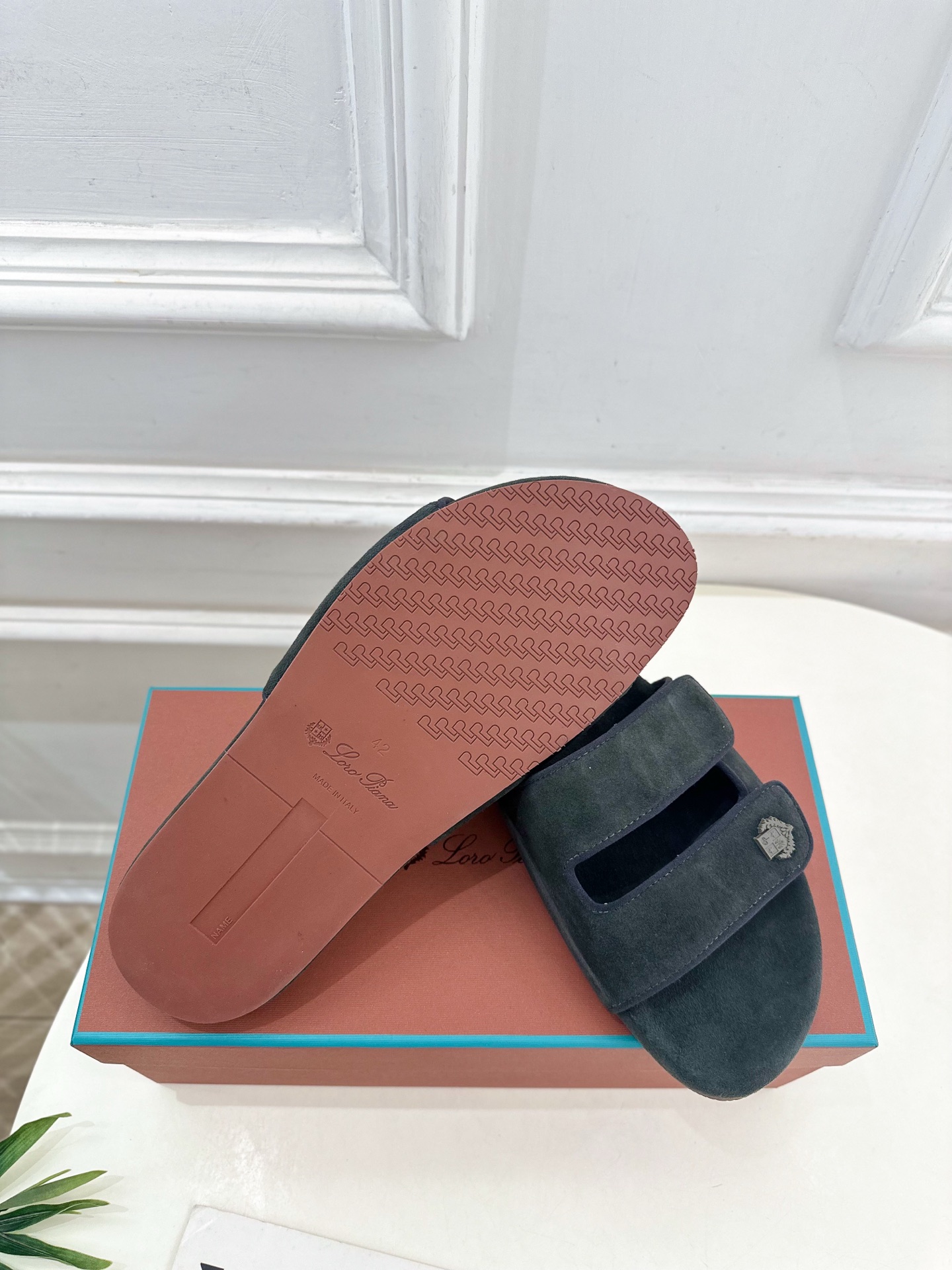 Loro Piana 乐悠翩雅 代购级别⚠️2025春夏新品 男士魔术贴休闲拖鞋—————————

L