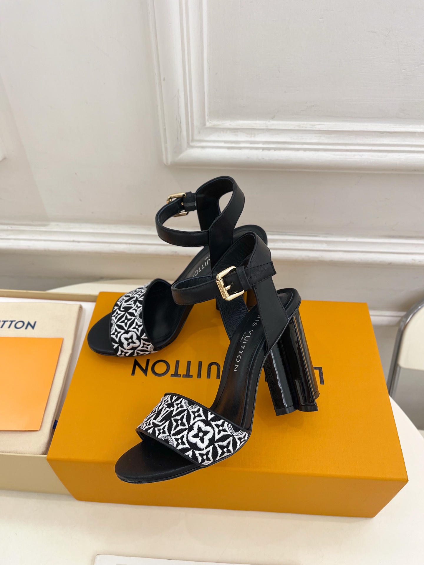 LV  | 路易威登  25𝐬𝐬 

🧡💚2025春夏新品   顶级版本⚠️原版一致
专柜主打最新款♣️