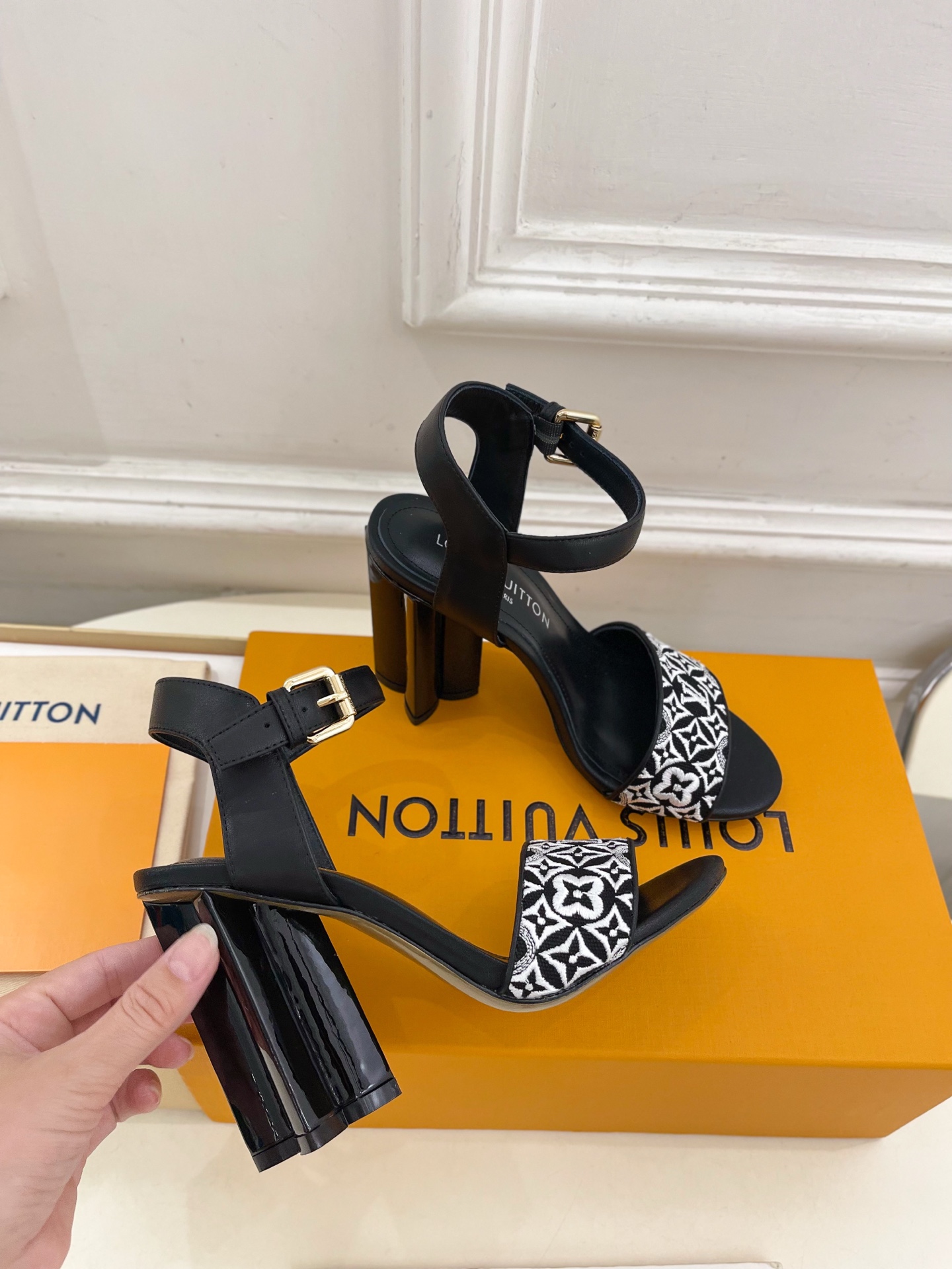 LV  | 路易威登  25𝐬𝐬 

🧡💚2025春夏新品   顶级版本⚠️原版一致
专柜主打最新款♣️