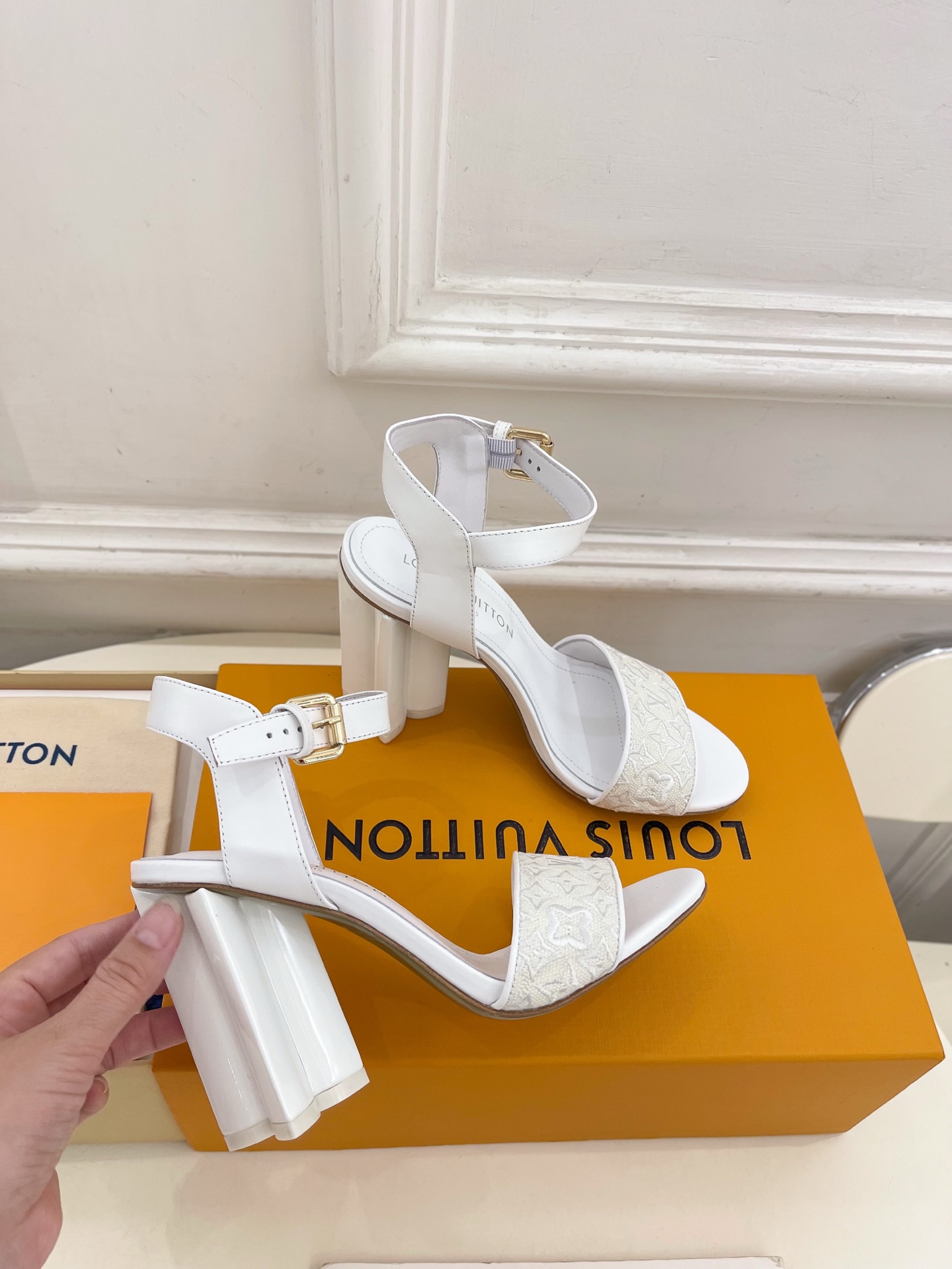 LV  | 路易威登  25𝐬𝐬 

🧡💚2025春夏新品   顶级版本⚠️原版一致
专柜主打最新款♣️