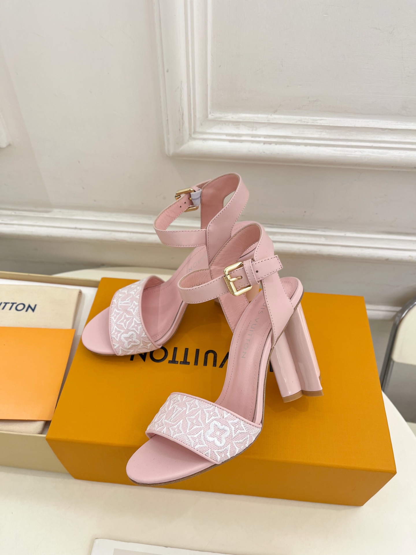 LV  | 路易威登  25𝐬𝐬 

🧡💚2025春夏新品   顶级版本⚠️原版一致
专柜主打最新款♣️