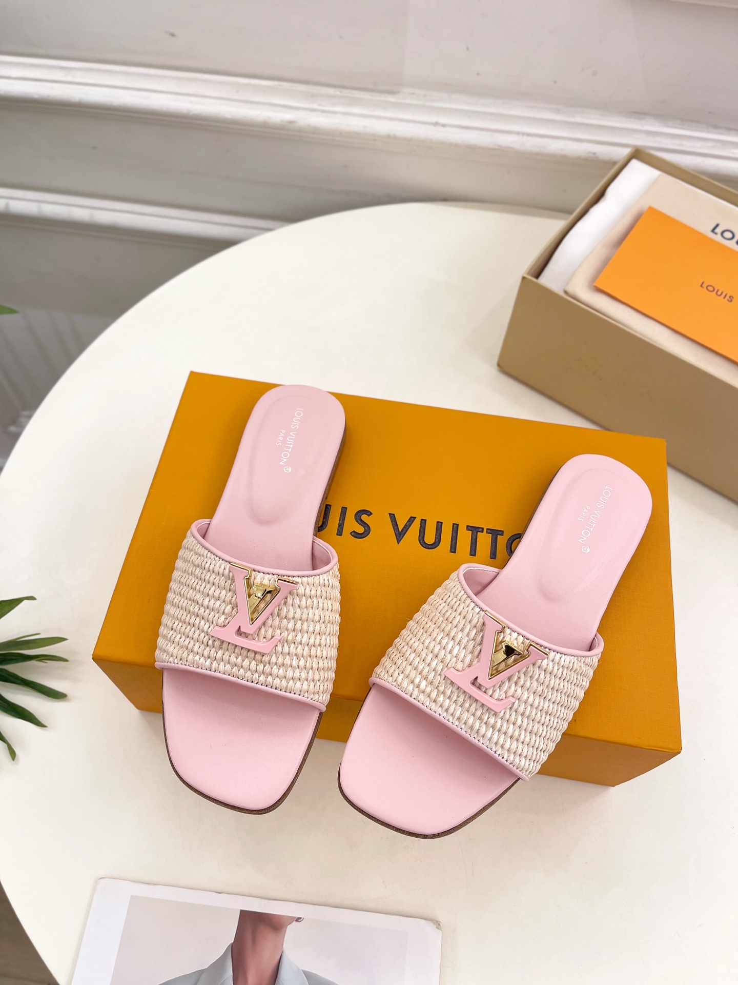 LV  | 路易威登  25𝐬𝐬 

🧡💚2025春夏新款 顶级版本⚠️
专柜主打最新款 LV经典拉菲草