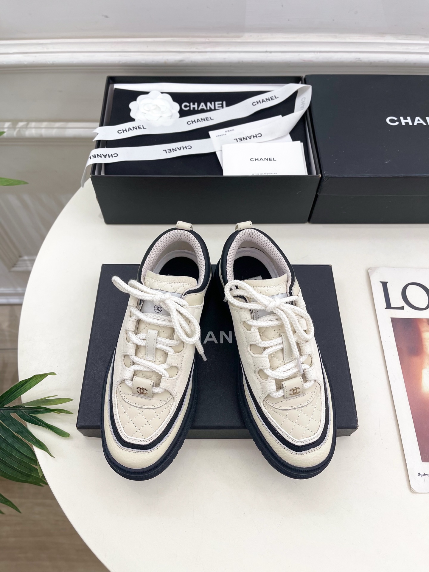 NO:444284,| Xiaoxiang 25 new spring and summer products, classic counter models, Xiaoxiang double C diamond panda sneakers series are newly launched, the most outstanding BS fashion circle, the matching will interpret the meticulous, minimalist, and never faded classic elements, showing the unique style of dressing so beautiful that there is nothing to say, must be purchased in summer... ━━━━━━━━━━━━━━━━━━━━━━━━━━━━━━━━━━━━━━━━━━━━━━━━━━━━━━━━━━━━━━━━━━━━━━━━━━━━━━━━━━━━━━━━━━━━━━━━━━━━━━━━━━━━━━━━━━━━━━━━━━━━━━━━━━━━━━━━━━━━━━━�19860909| 小香 25  春夏新品 专柜经典款 小香双C菱格熊猫运动鞋系列上新 BS时尚圈的绝绝子 搭配将演绎着细致 极简 永不褪去的经典元素 展现与众不同的穿搭风格美到无话可说 夏季必入款…… ━━━━━ t ━━━━━ 鞋面原版高定制小牛皮 内里进口透气网里 大底原版开模TPU大底 鞋码: 35-39（40.41定制不退换） 、羊毛,休闲鞋/运动鞋,sneakers,cowhide,Women's Shoes