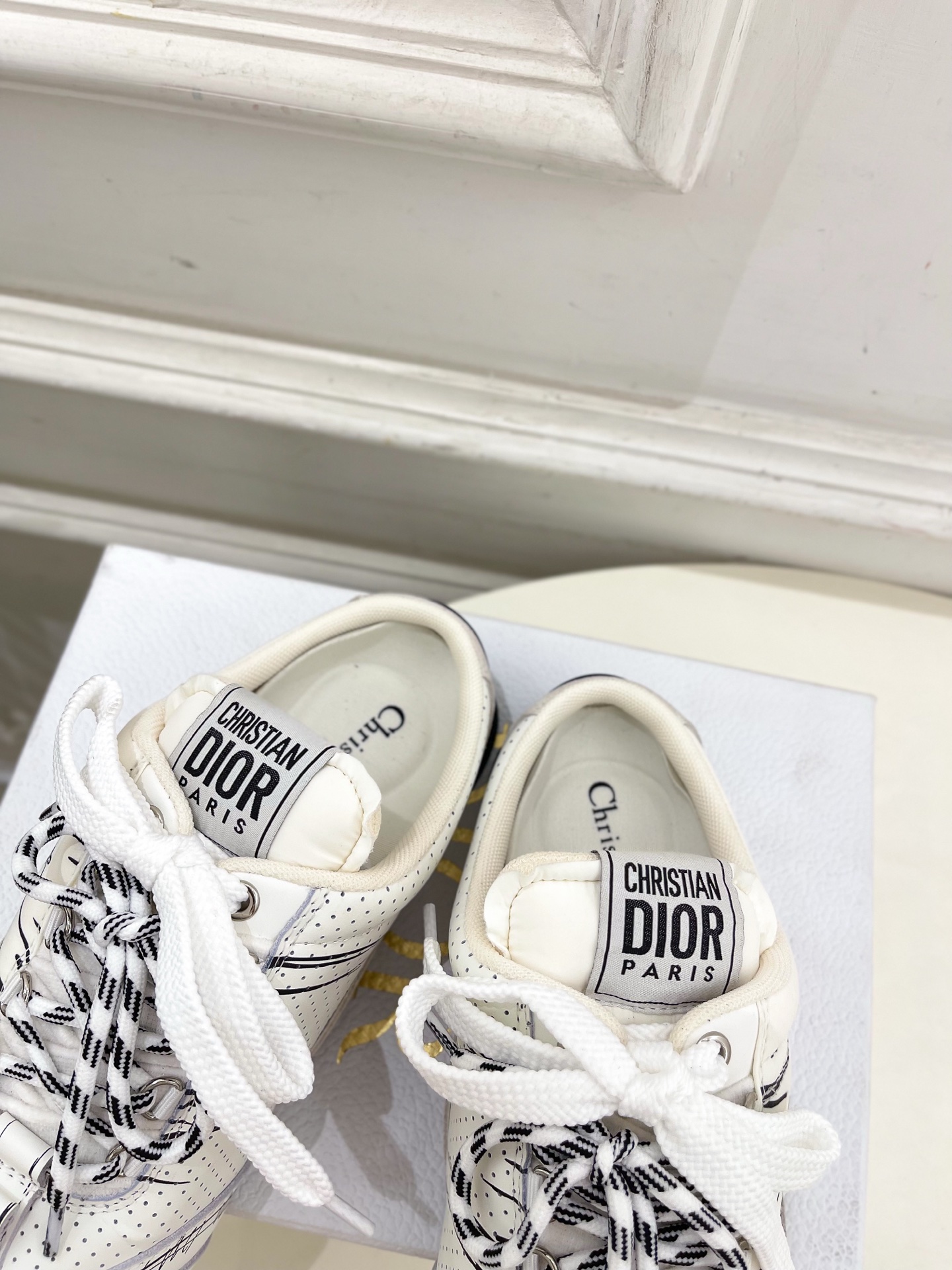 Dior |  迪奥  25𝐬𝐬 

🧡💚2025春夏新品 顶级版本⚠️
专柜主打新款D-Sketch 