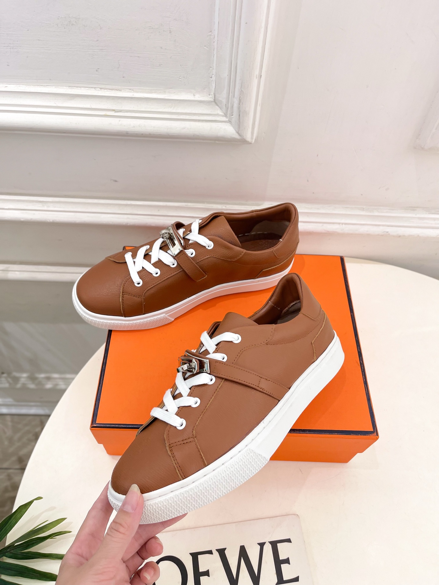 🐎𝐇𝐄𝐑𝐌𝐄* 爱玛仕 25𝐬𝐬 

🌈2025春夏新品 专柜新款  经典Kelly扣情侣款Day运动鞋