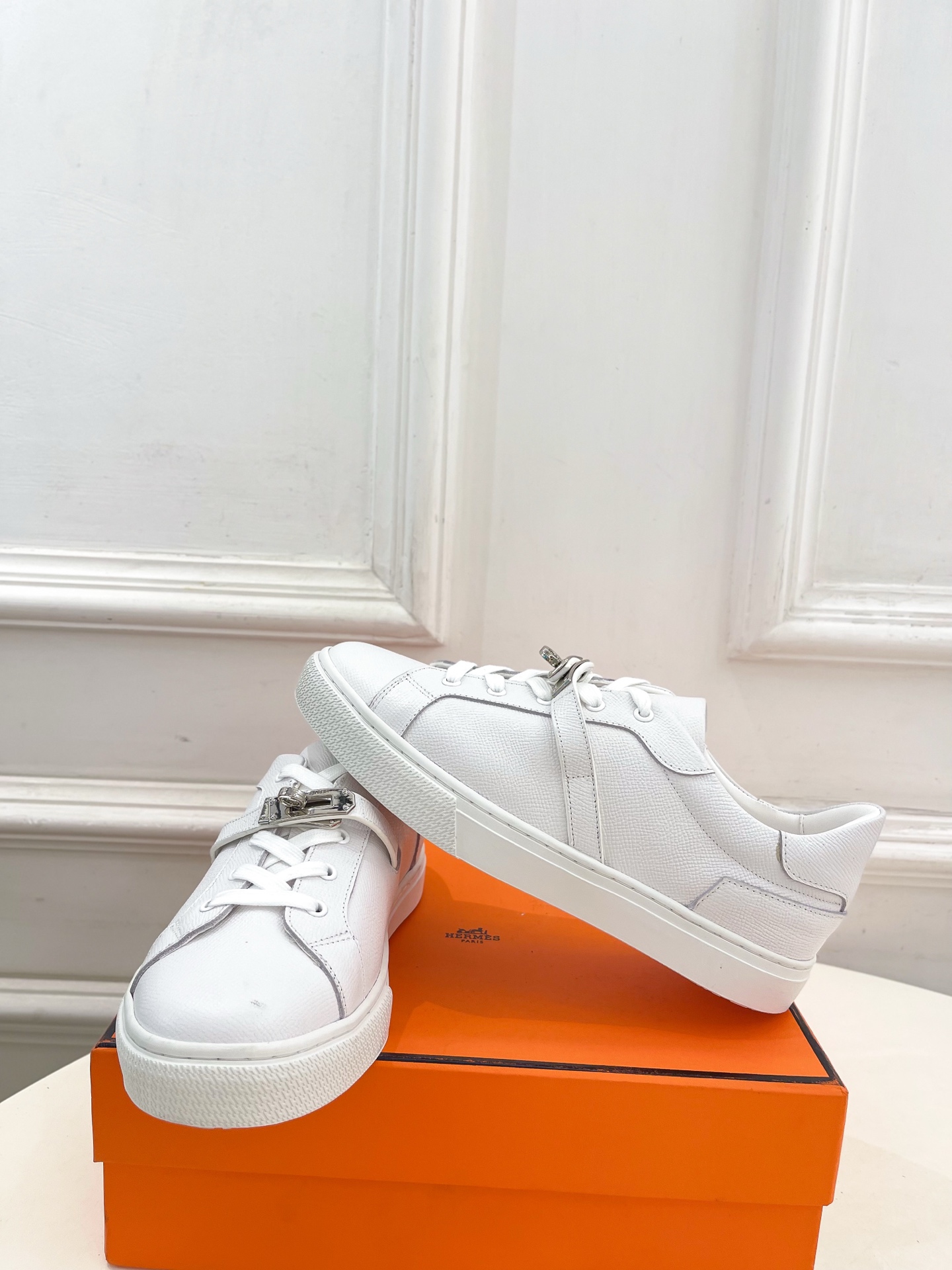 🐎𝐇𝐄𝐑𝐌𝐄* 爱玛仕 25𝐬𝐬 

🌈2025春夏新品 专柜新款  经典Kelly扣情侣款Day运动鞋