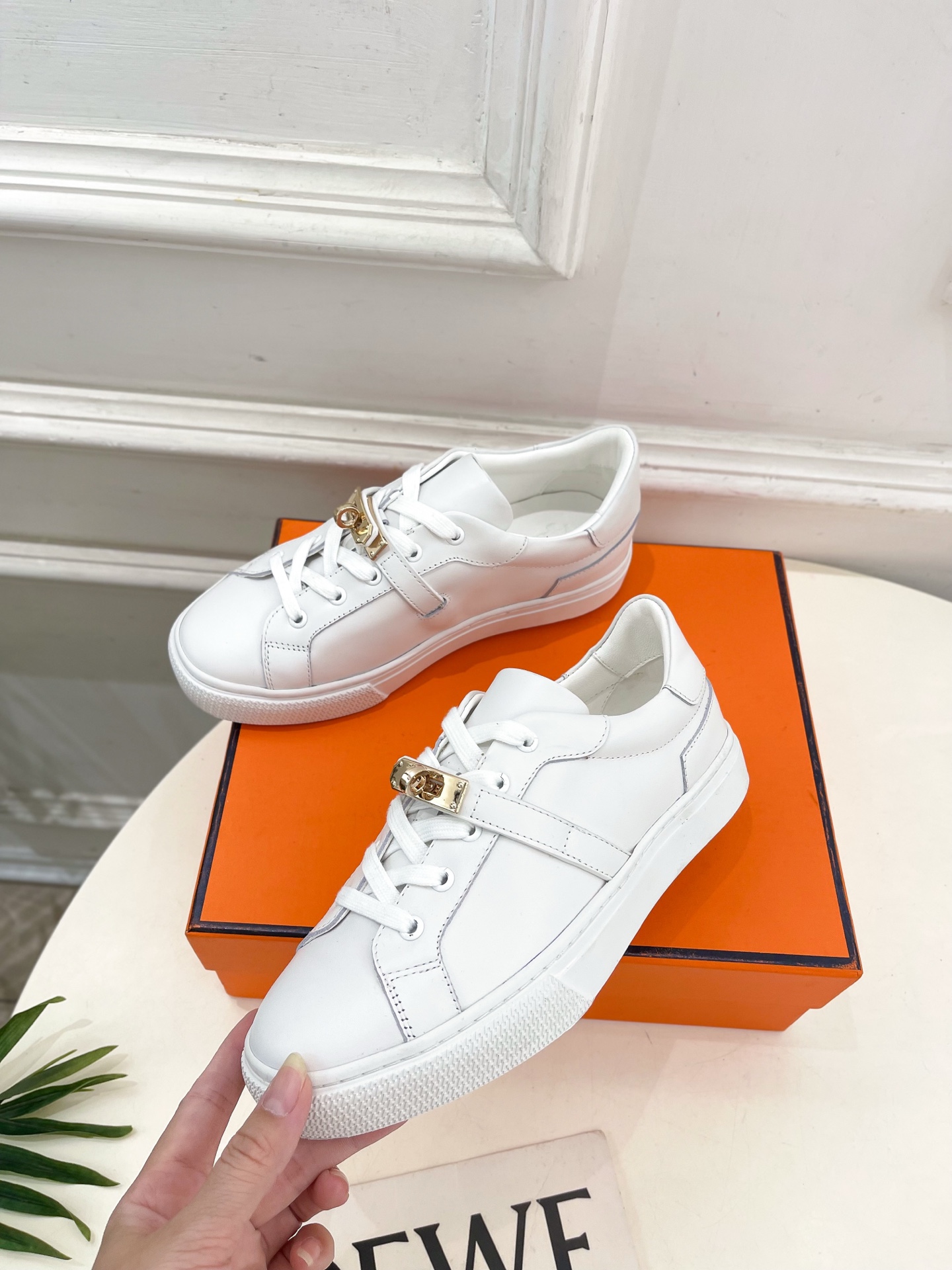 🐎𝐇𝐄𝐑𝐌𝐄* 爱玛仕 25𝐬𝐬 

🌈2025春夏新品 专柜新款  经典Kelly扣情侣款Day运动鞋