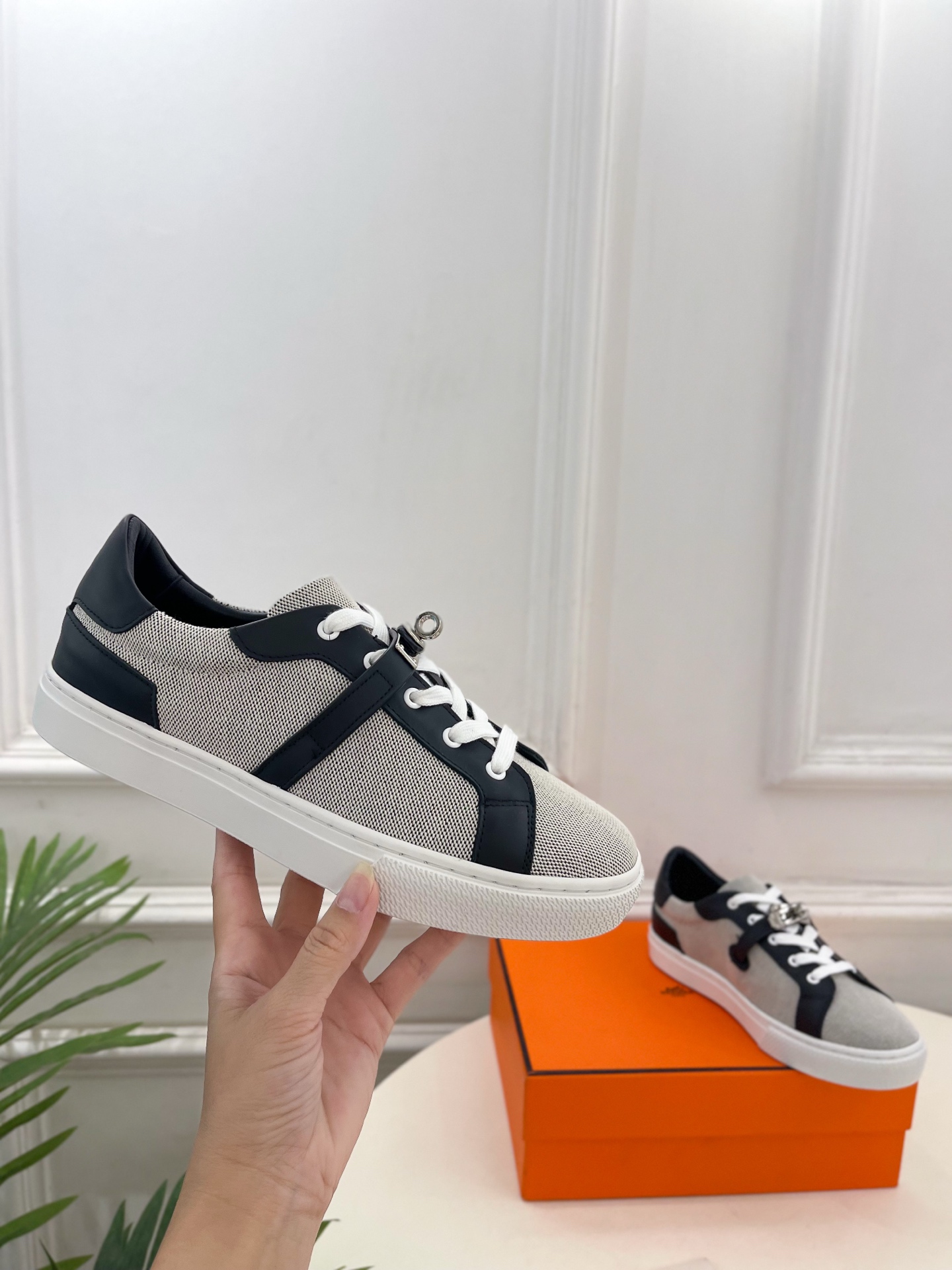 🐎𝐇𝐄𝐑𝐌𝐄* 爱玛仕 25𝐬𝐬 

🌈2025春夏新品 专柜新款  经典Kelly扣情侣款Day运动鞋