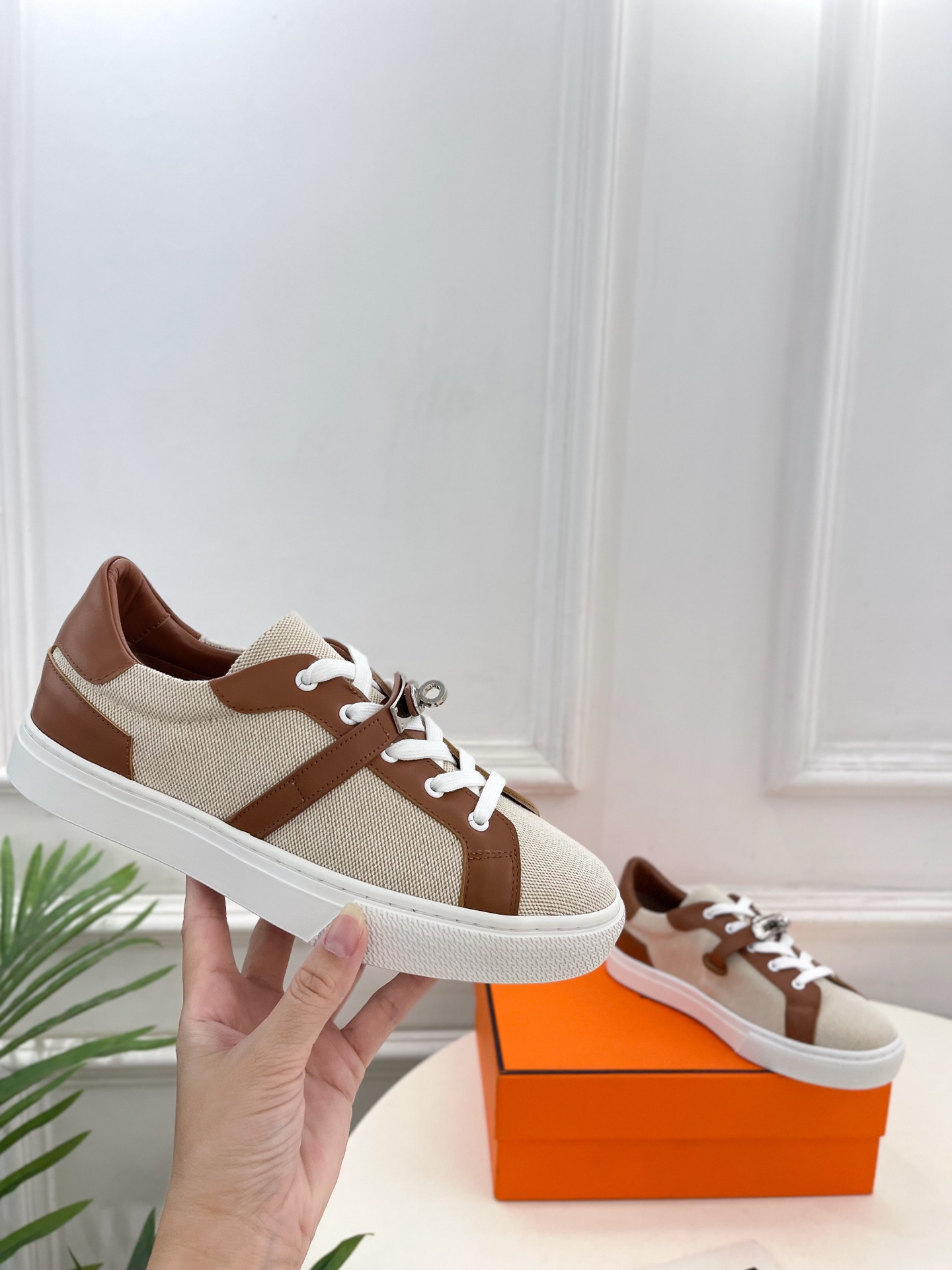 🐎𝐇𝐄𝐑𝐌𝐄* 爱玛仕 25𝐬𝐬 

🌈2025春夏新品 专柜新款  经典Kelly扣情侣款Day运动鞋