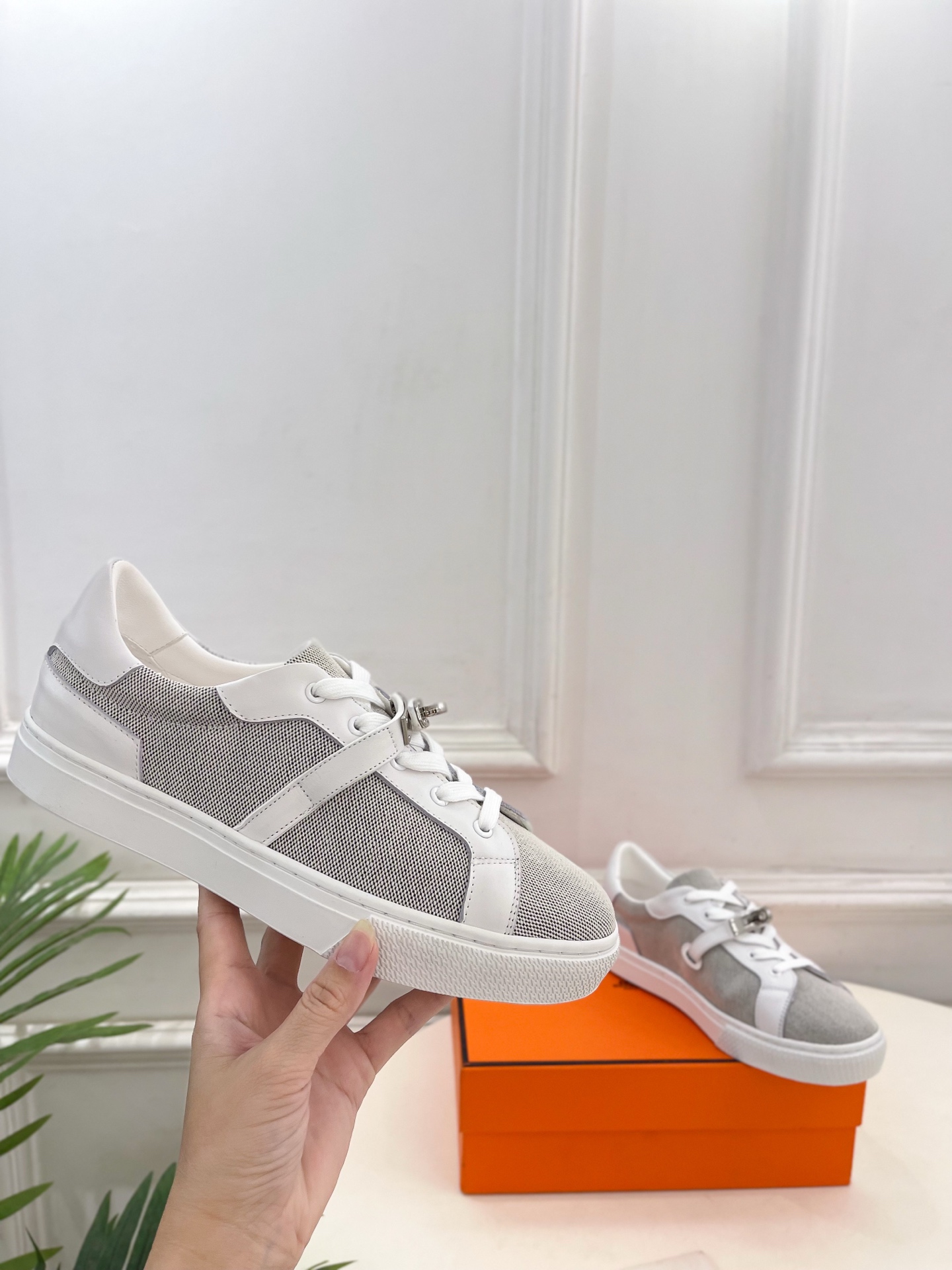 🐎𝐇𝐄𝐑𝐌𝐄* 爱玛仕 25𝐬𝐬 

🌈2025春夏新品 专柜新款  经典Kelly扣情侣款Day运动鞋
