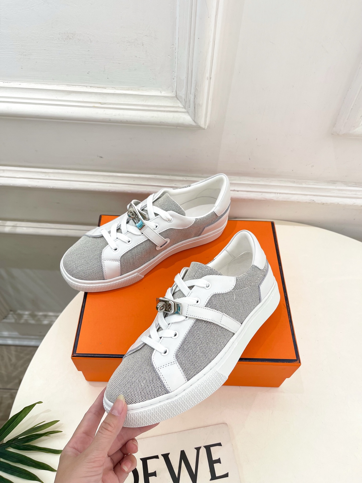 🐎𝐇𝐄𝐑𝐌𝐄* 爱玛仕 25𝐬𝐬 

🌈2025春夏新品 专柜新款  经典Kelly扣情侣款Day运动鞋
