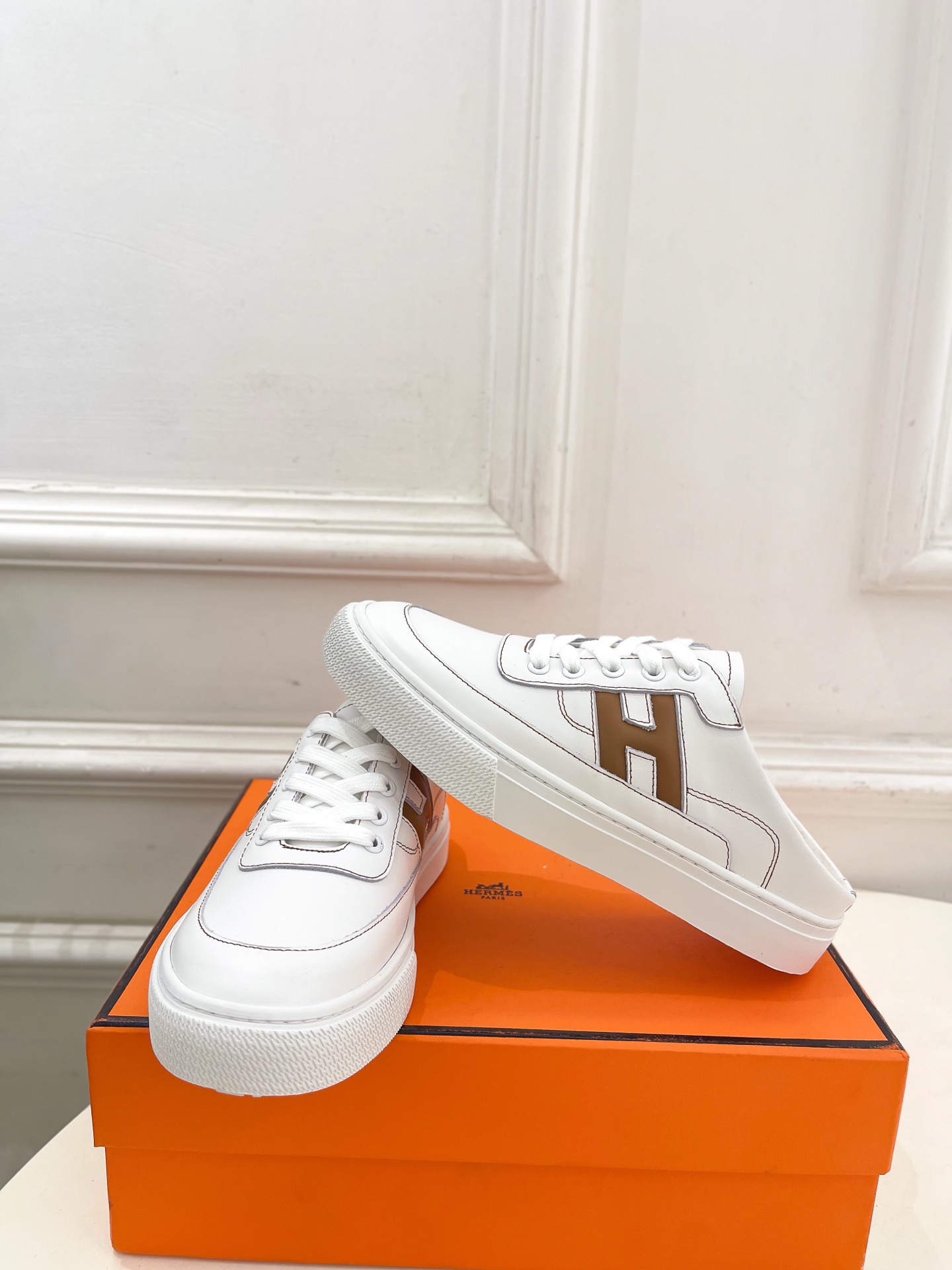 🐎𝐇𝐄𝐑𝐌𝐄* 爱玛仕 25𝐬𝐬 

🌈2025春夏新品 专柜新款  经典H型Keep情侣款穆勒运动鞋 