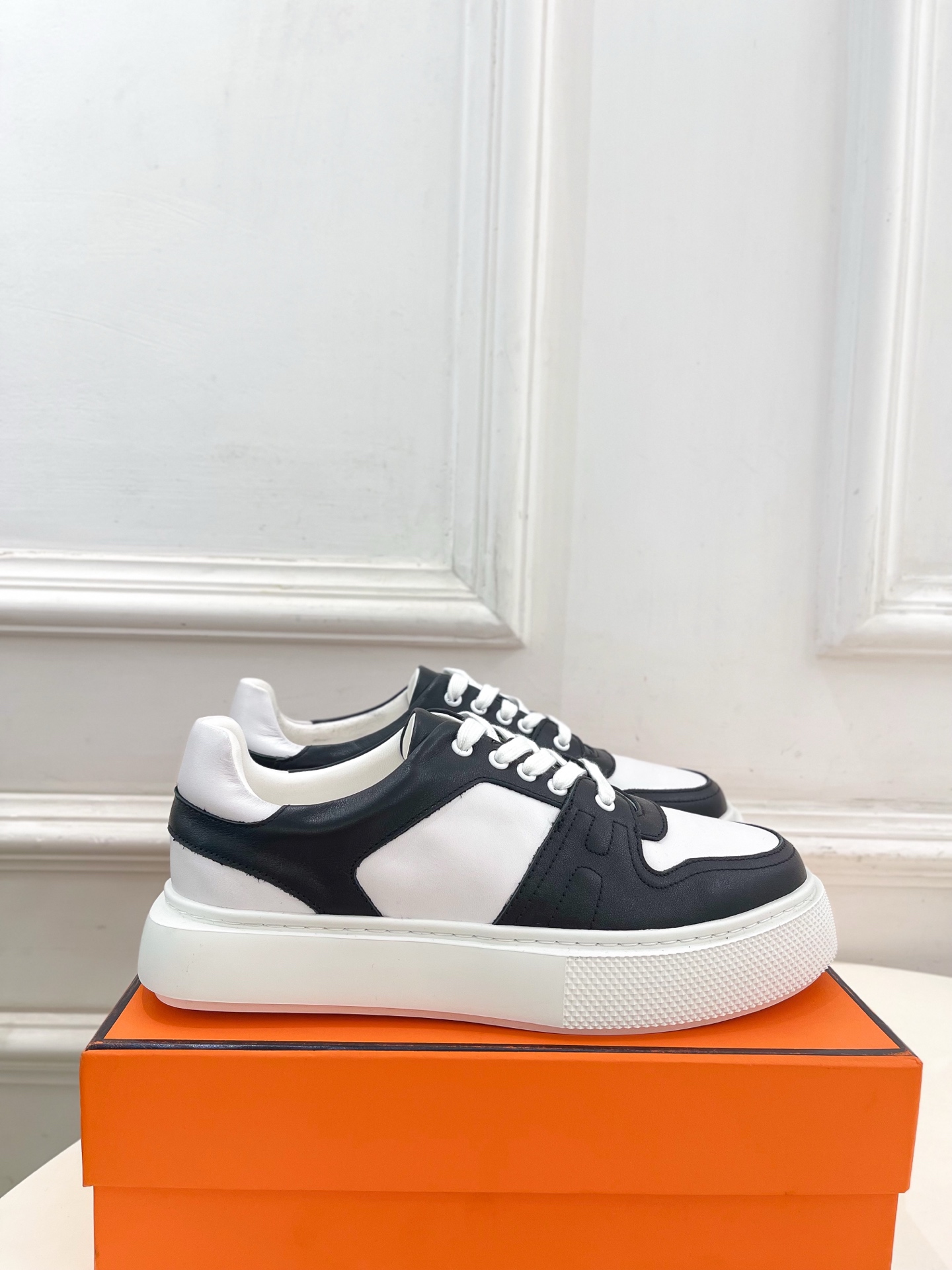 🐎𝐇𝐄𝐑𝐌𝐄* 爱玛仕 25𝐬𝐬 

🌈2025春夏新品 专柜新款  经典休闲厚底运动鞋系列〰

◽鞋面