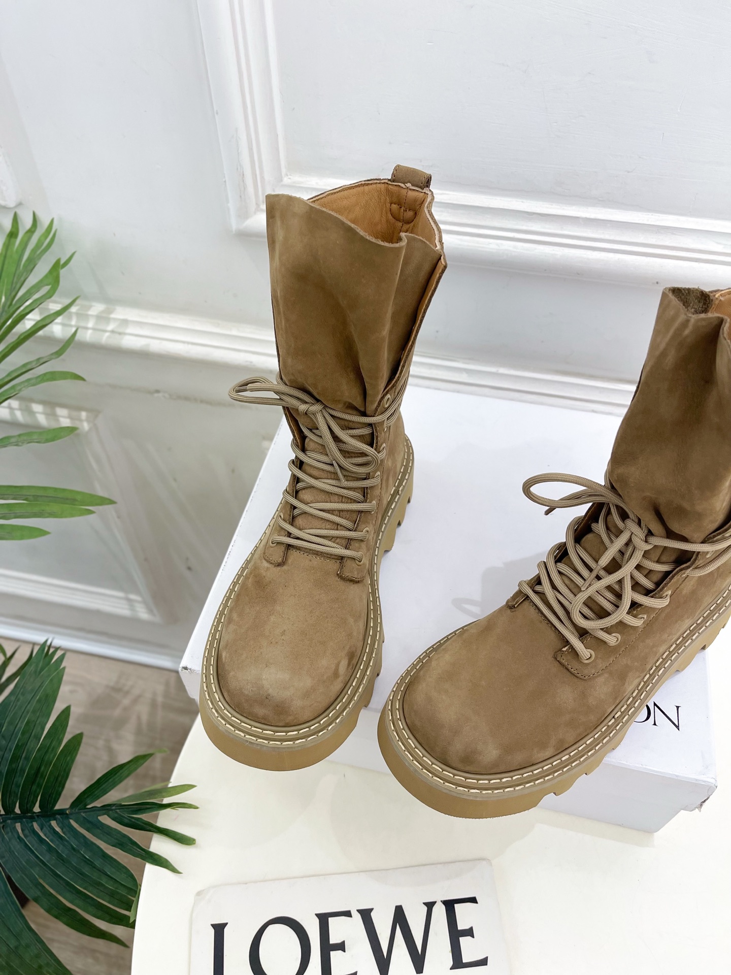  JW Anderson 2025秋冬新品 经典厚底绑带马丁靴
—————————
作为这两年最受欢迎的