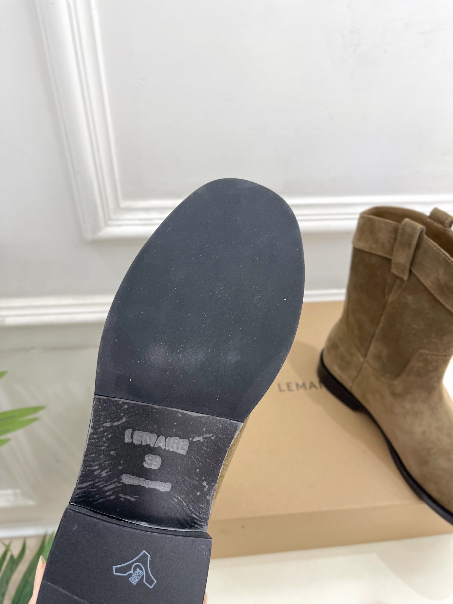 LEMAIRE  2025秋冬新品 经典西部牛仔短靴
—————————
作为这两年最受欢迎的设计师牌，