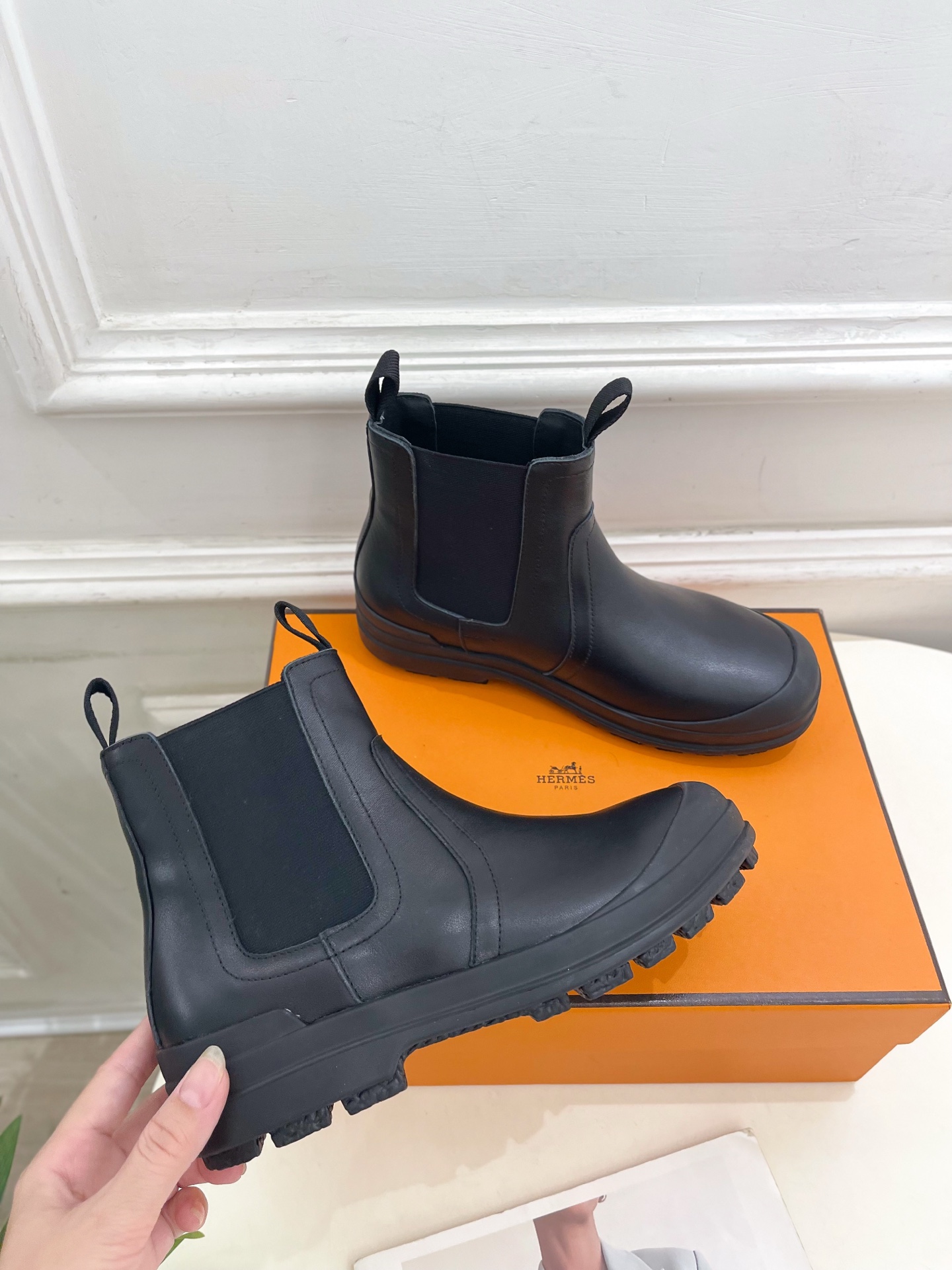 🐎𝐇𝐄𝐑𝐌𝐄* 爱玛仕 25𝐬𝐬 

🌈H家专柜新款 2025秋冬新品 Kobes及踝靴切尔西短靴系列〰