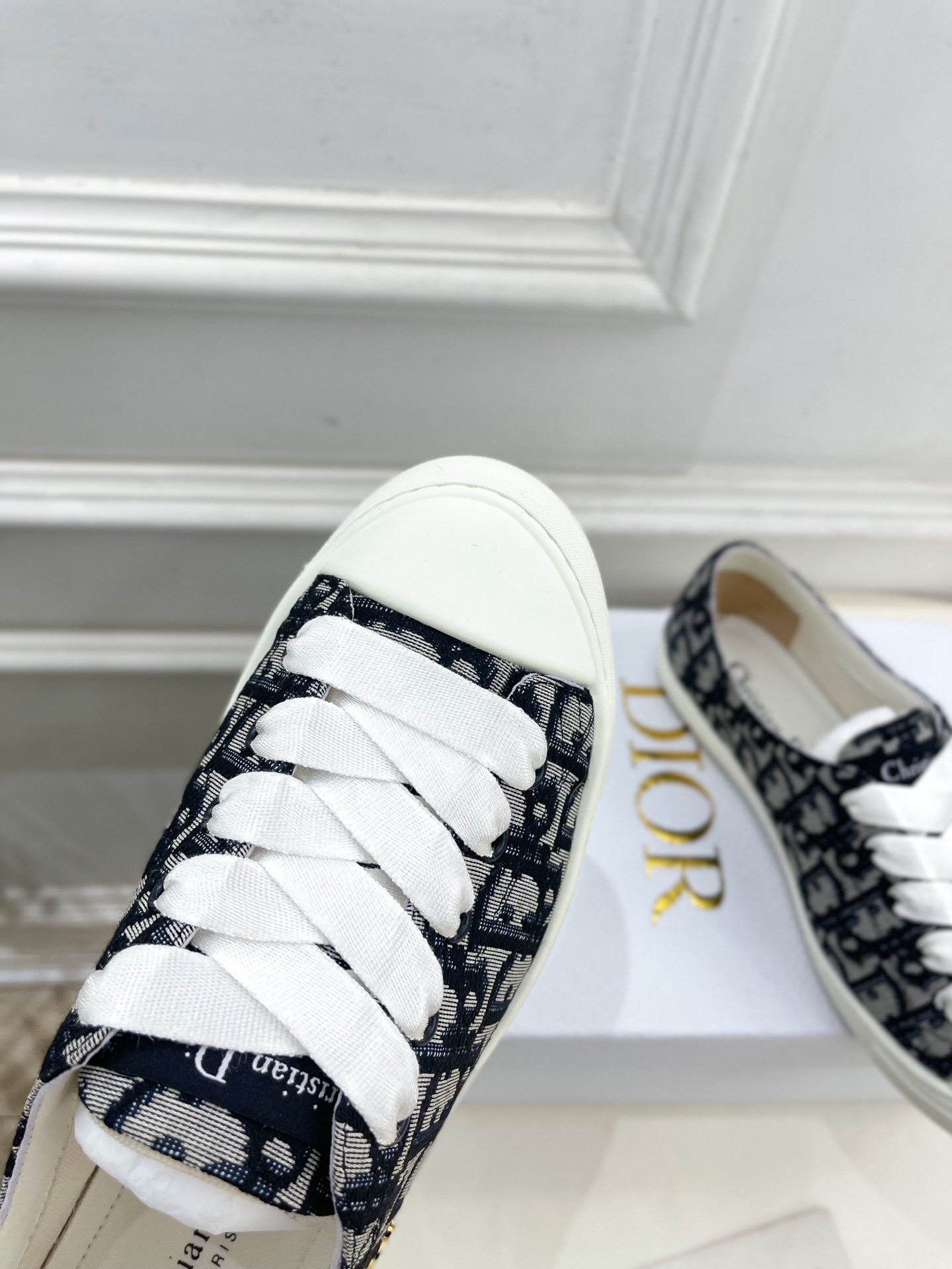 
Dior |  迪奥 25𝐬𝐬 

🧡💚2025春夏新品 顶级版本⚠️
专柜主打新款 Dior Luc