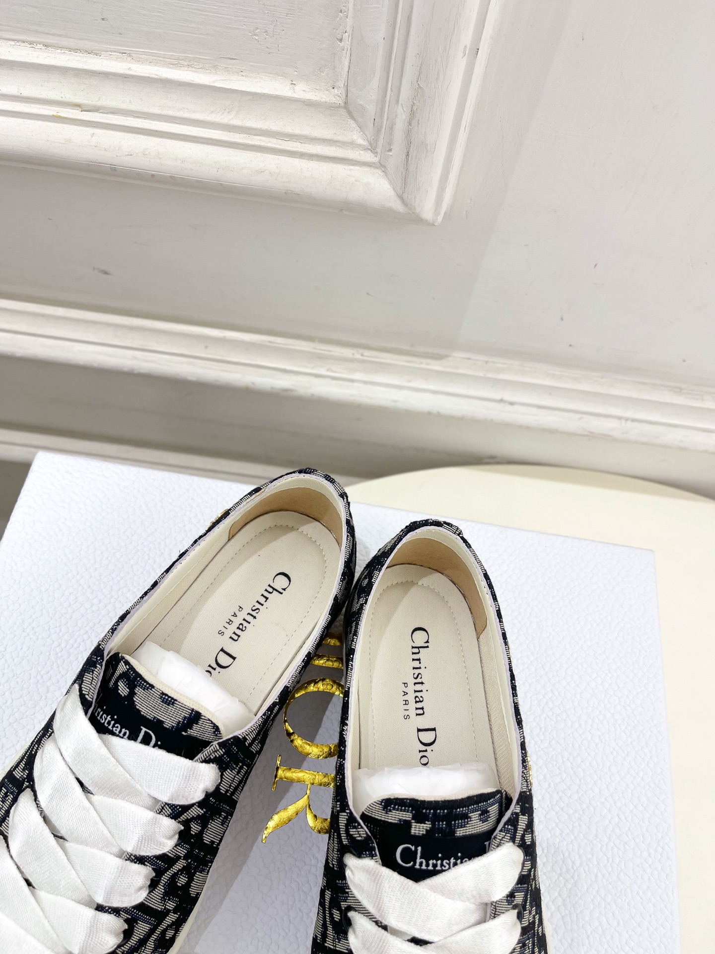 
Dior |  迪奥 25𝐬𝐬 

🧡💚2025春夏新品 顶级版本⚠️
专柜主打新款 Dior Luc
