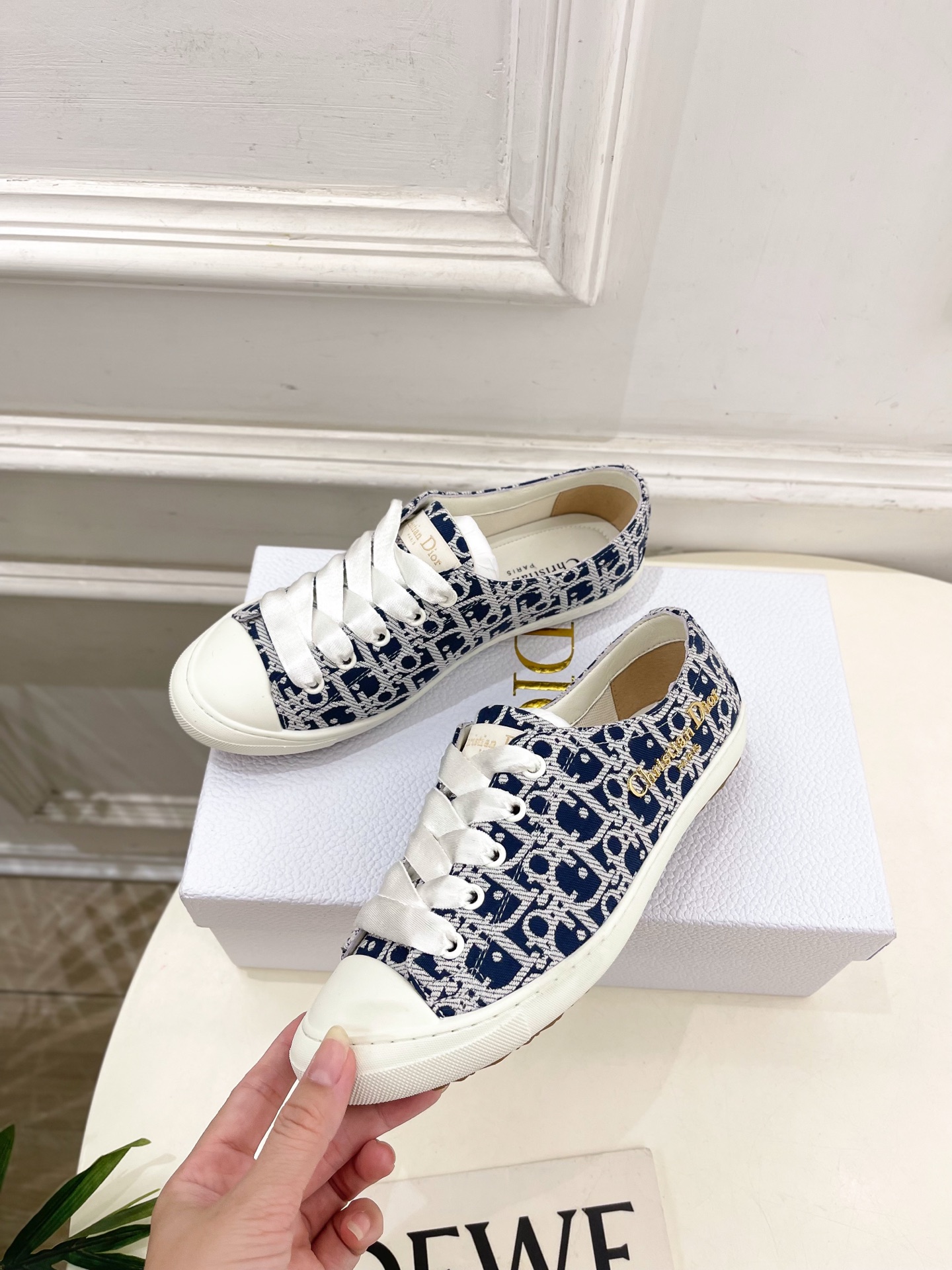 
Dior |  迪奥 25𝐬𝐬 

🧡💚2025春夏新品 顶级版本⚠️
专柜主打新款 Dior Luc