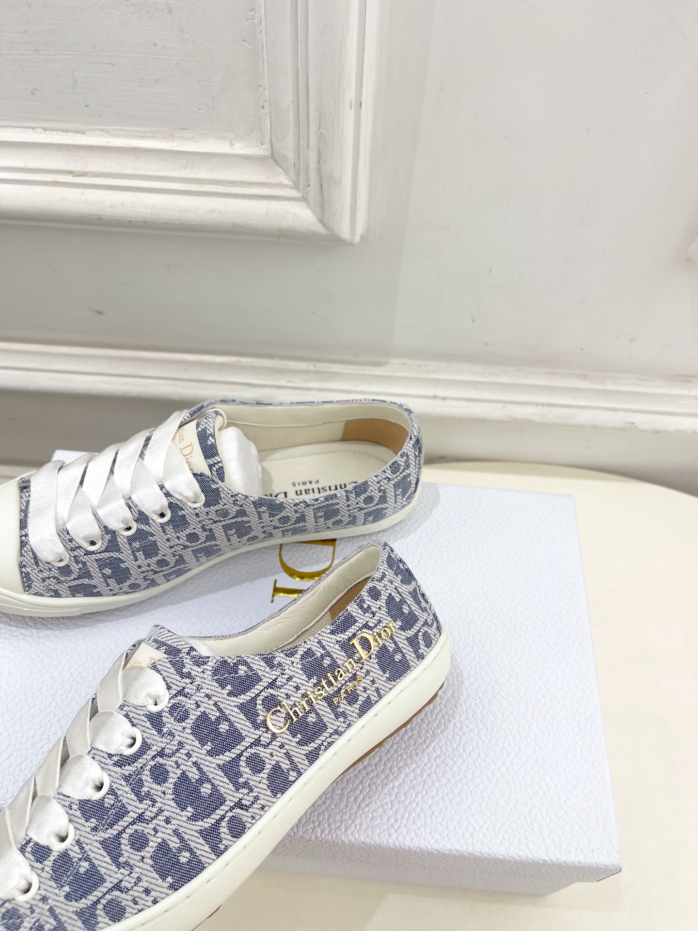 
Dior |  迪奥 25𝐬𝐬 

🧡💚2025春夏新品 顶级版本⚠️
专柜主打新款 Dior Luc