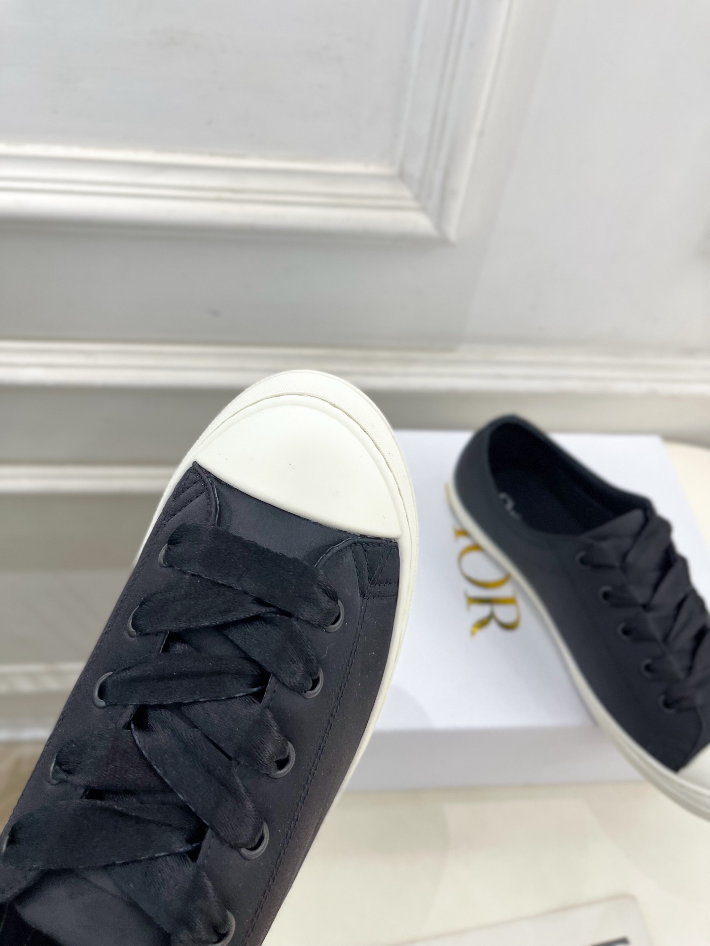 
Dior |  迪奥 25𝐬𝐬 

🧡💚2025春夏新品 顶级版本⚠️
专柜主打新款 Dior Luc