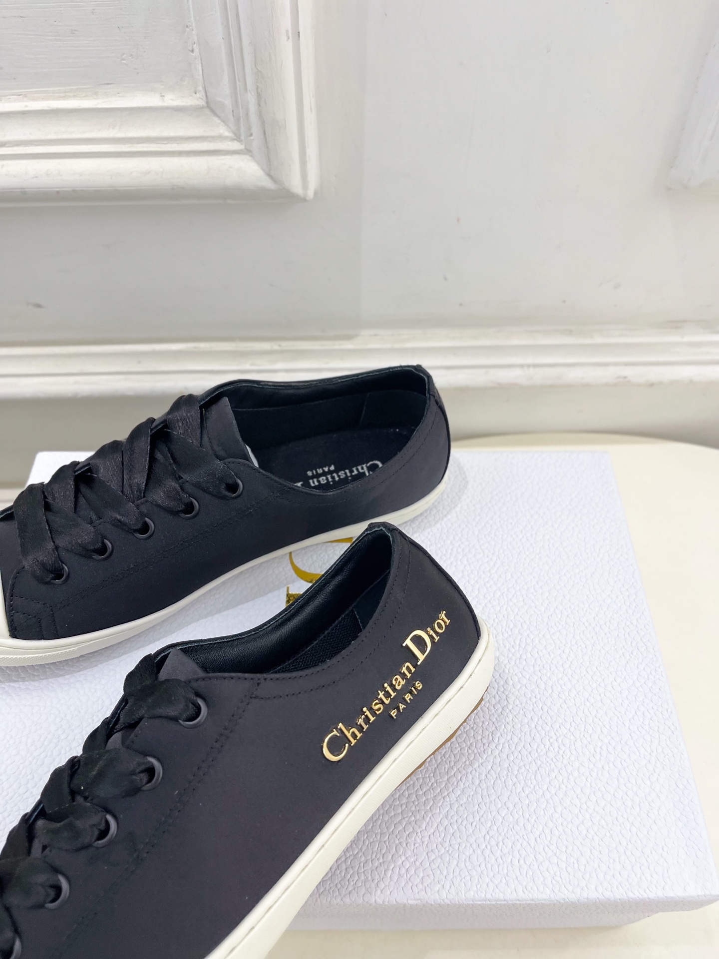 
Dior |  迪奥 25𝐬𝐬 

🧡💚2025春夏新品 顶级版本⚠️
专柜主打新款 Dior Luc