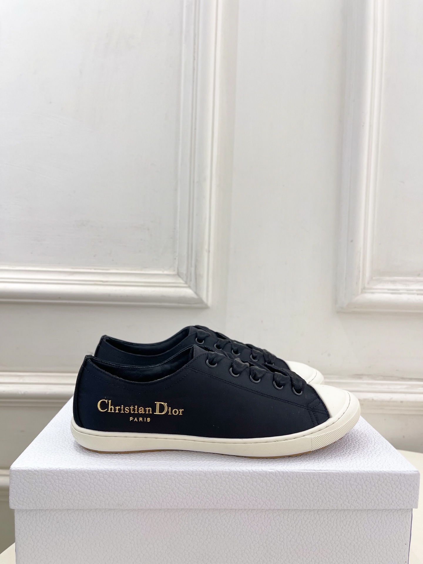 
Dior |  迪奥 25𝐬𝐬 

🧡💚2025春夏新品 顶级版本⚠️
专柜主打新款 Dior Luc