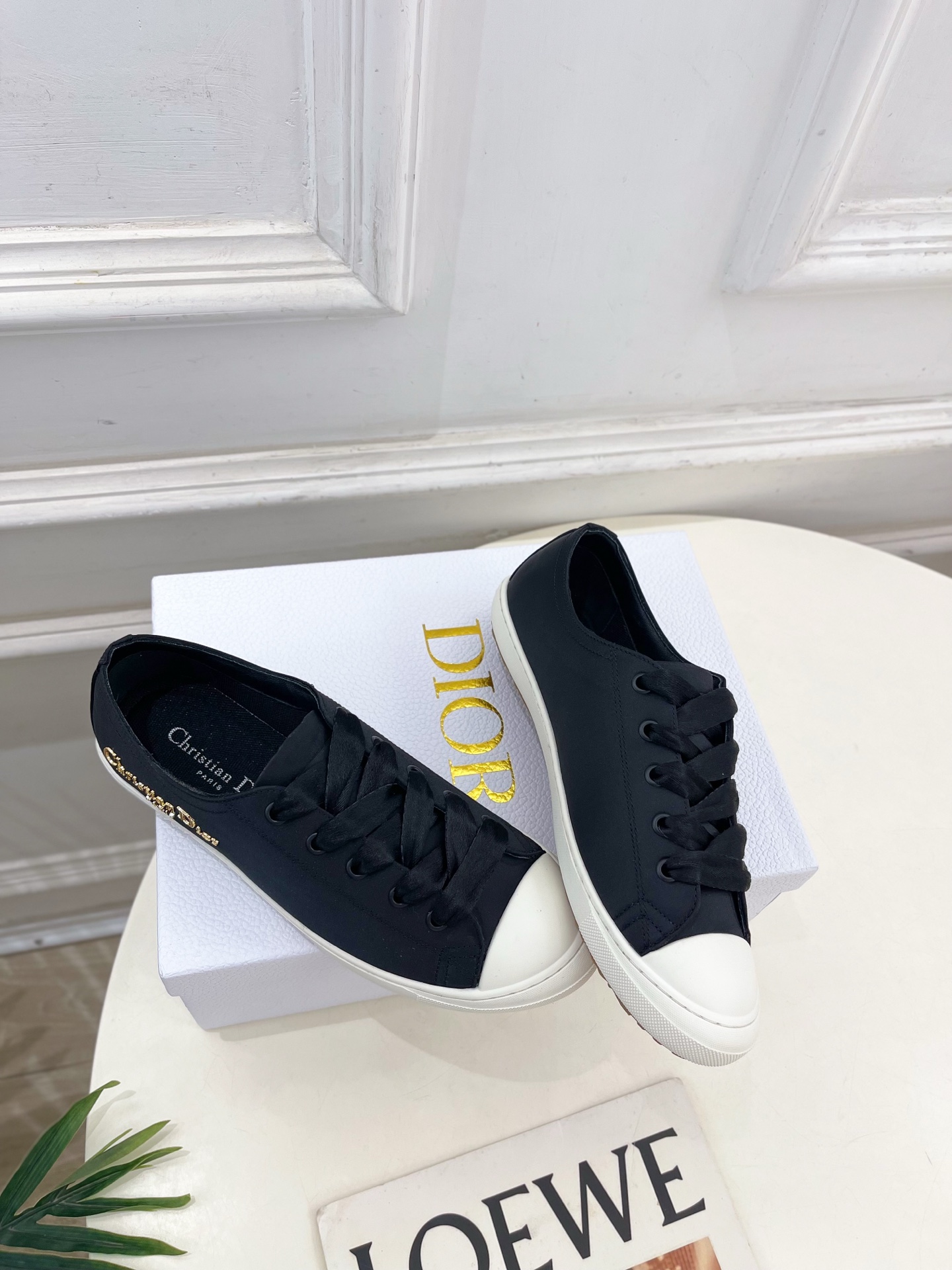
Dior |  迪奥 25𝐬𝐬 

🧡💚2025春夏新品 顶级版本⚠️
专柜主打新款 Dior Luc