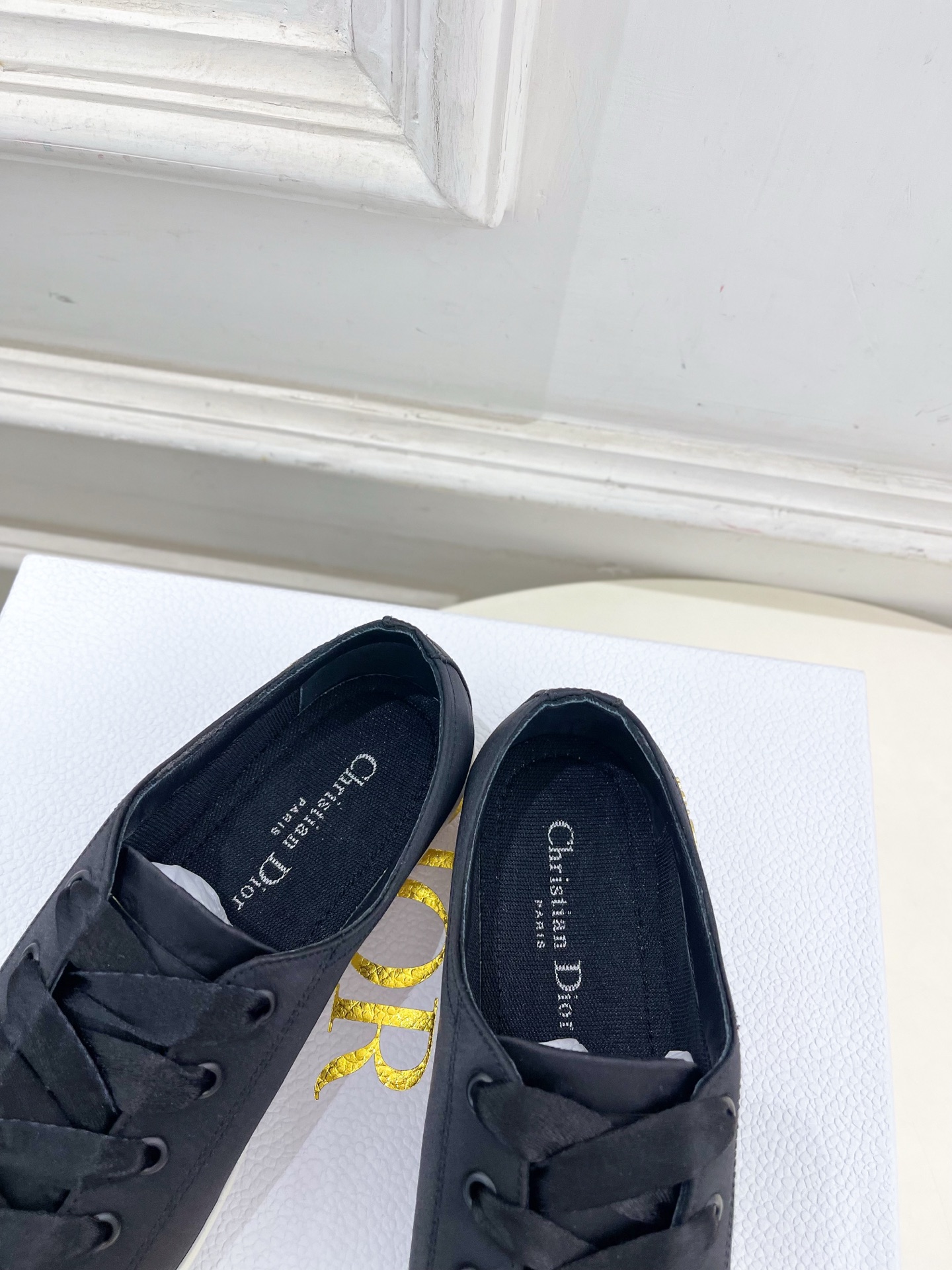 
Dior |  迪奥 25𝐬𝐬 

🧡💚2025春夏新品 顶级版本⚠️
专柜主打新款 Dior Luc