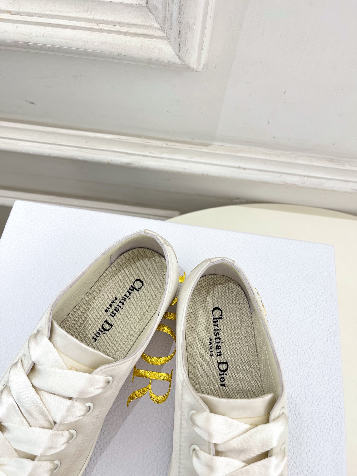
Dior |  迪奥 25𝐬𝐬 

🧡💚2025春夏新品 顶级版本⚠️
专柜主打新款 Dior Luc
