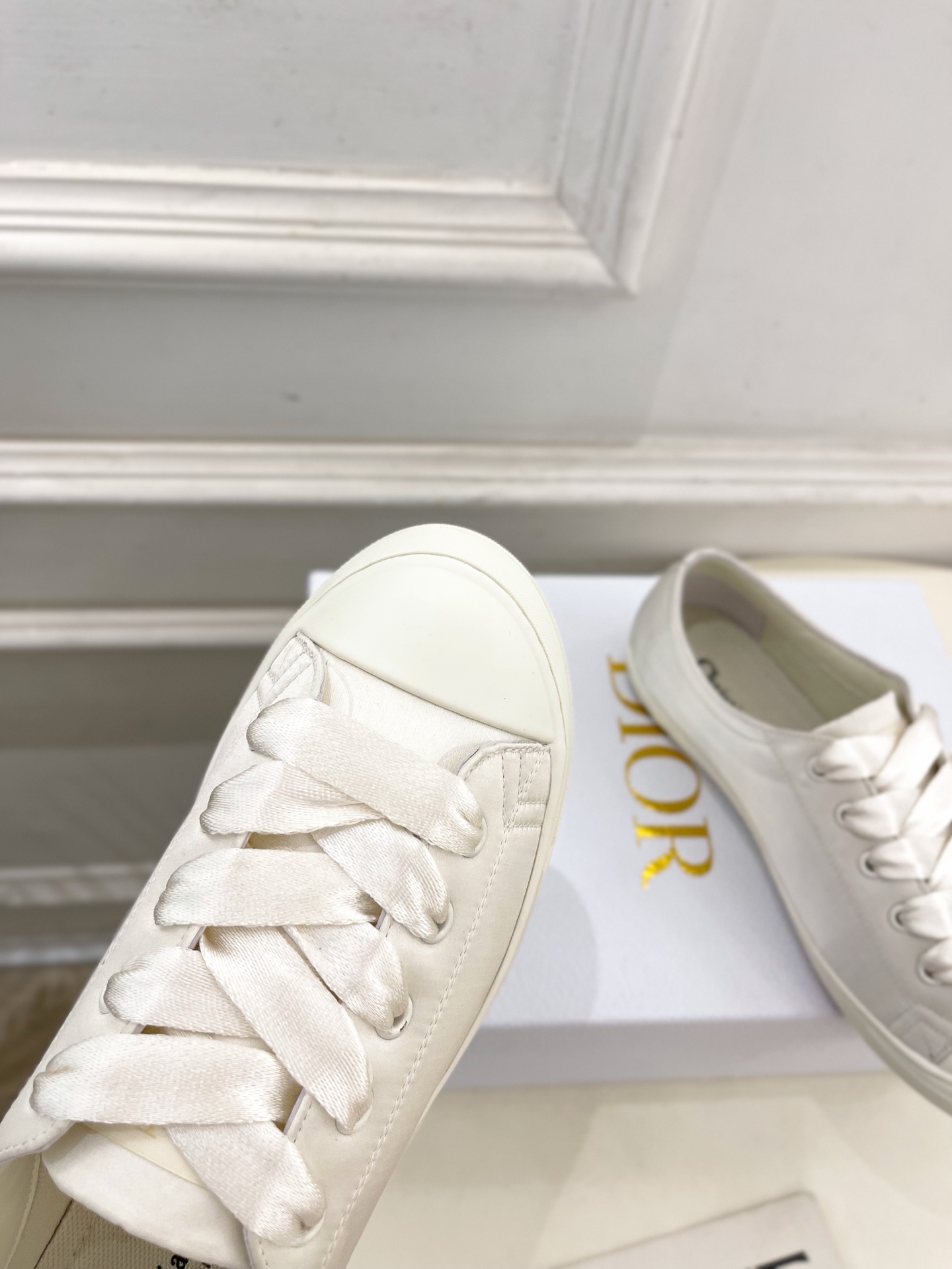 
Dior |  迪奥 25𝐬𝐬 

🧡💚2025春夏新品 顶级版本⚠️
专柜主打新款 Dior Luc