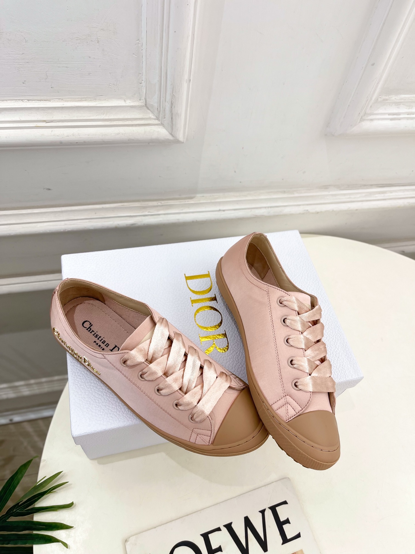 
Dior |  迪奥 25𝐬𝐬 

🧡💚2025春夏新品 顶级版本⚠️
专柜主打新款 Dior Luc