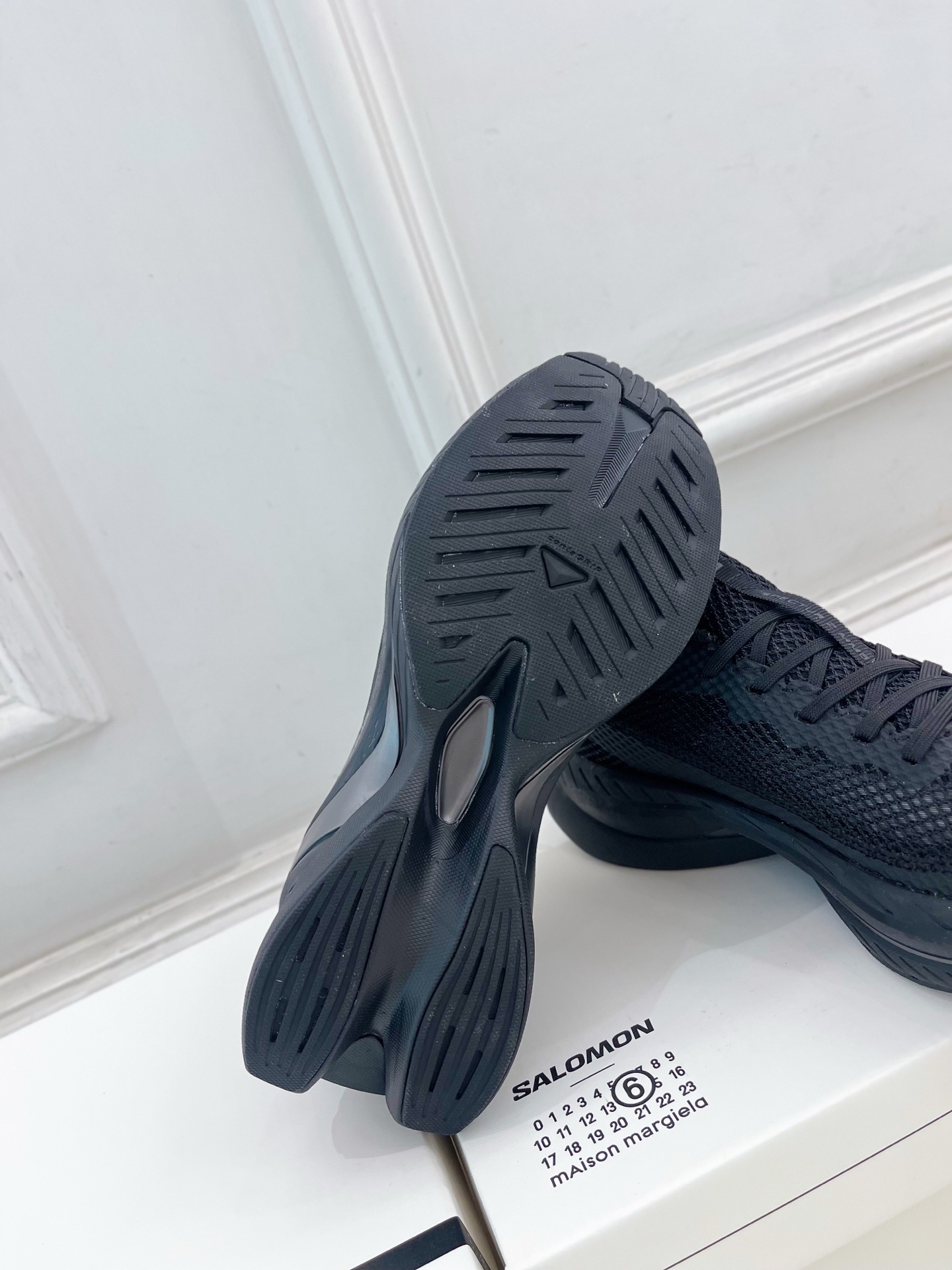 Maison Margiela· 马吉拉 25ss
2025春夏新品MM6 x Salomon 萨洛蒙