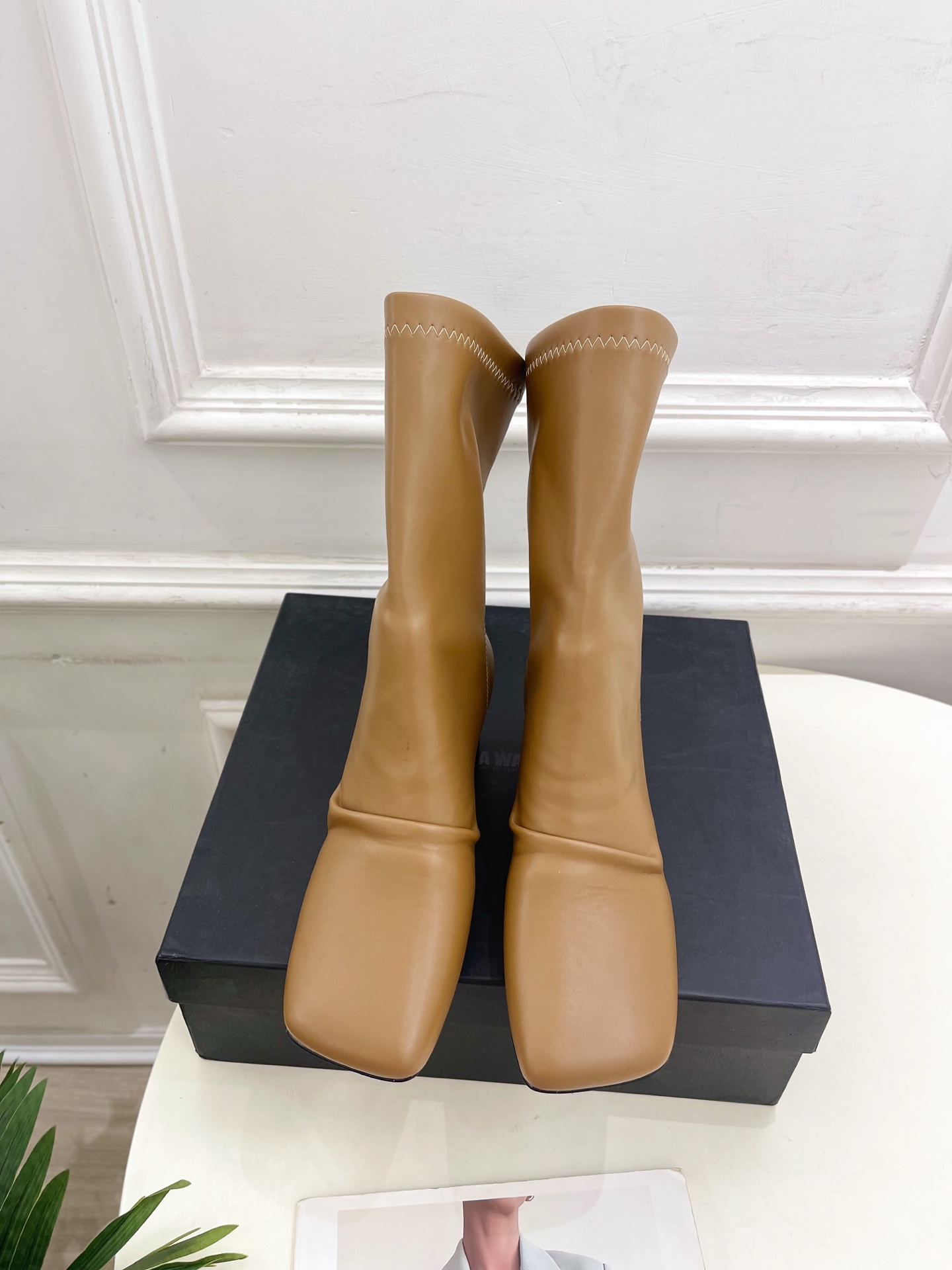 Uma WANG 2025 Autumn Winter Collection Highlights: Original Design, High-quality Materials, Custom-made Details - 图片 5