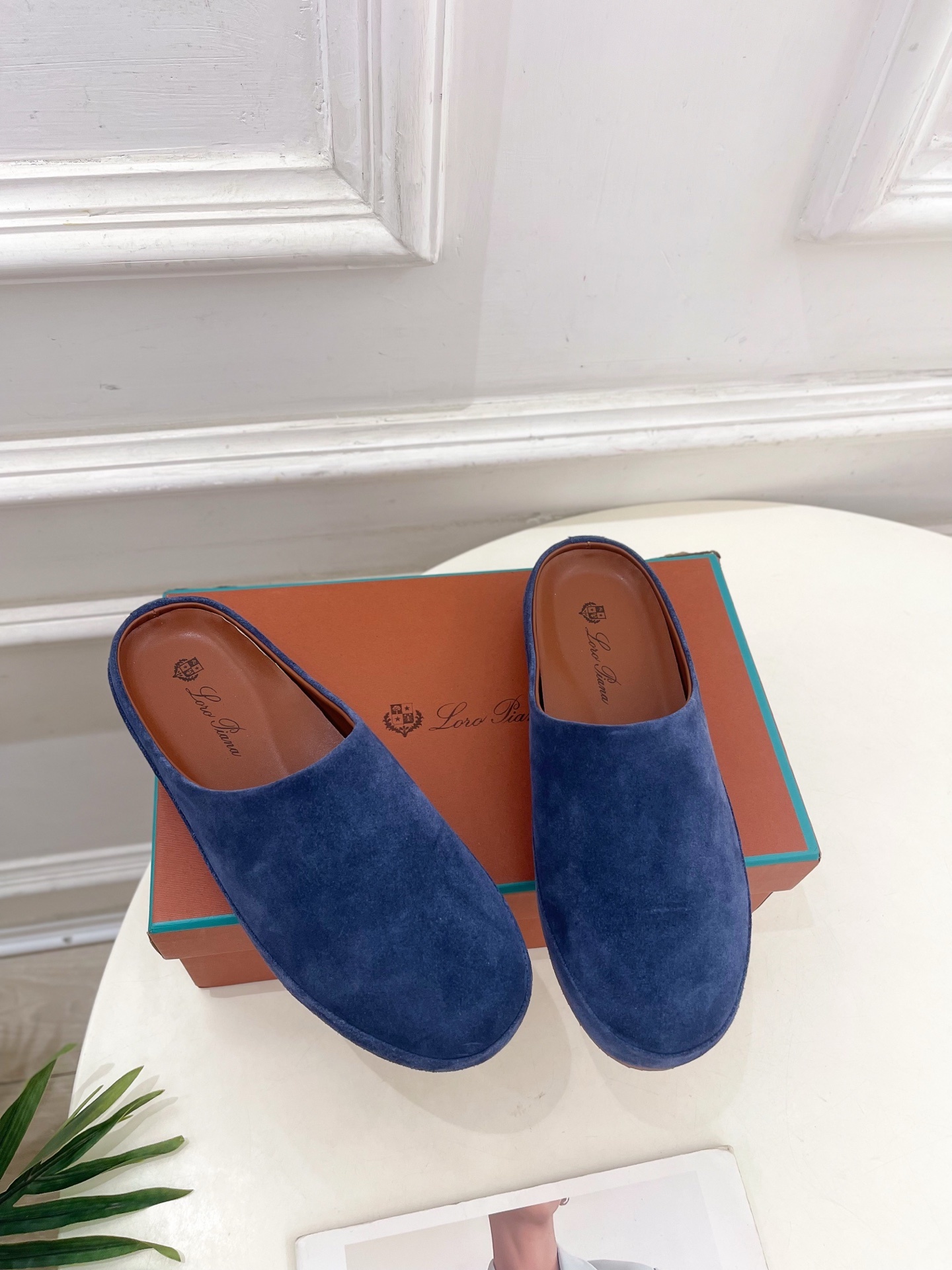 Loro Piana 乐悠翩雅 代购级别⚠️2025春夏新品 情侣款休闲半拖鞋—————————
LP