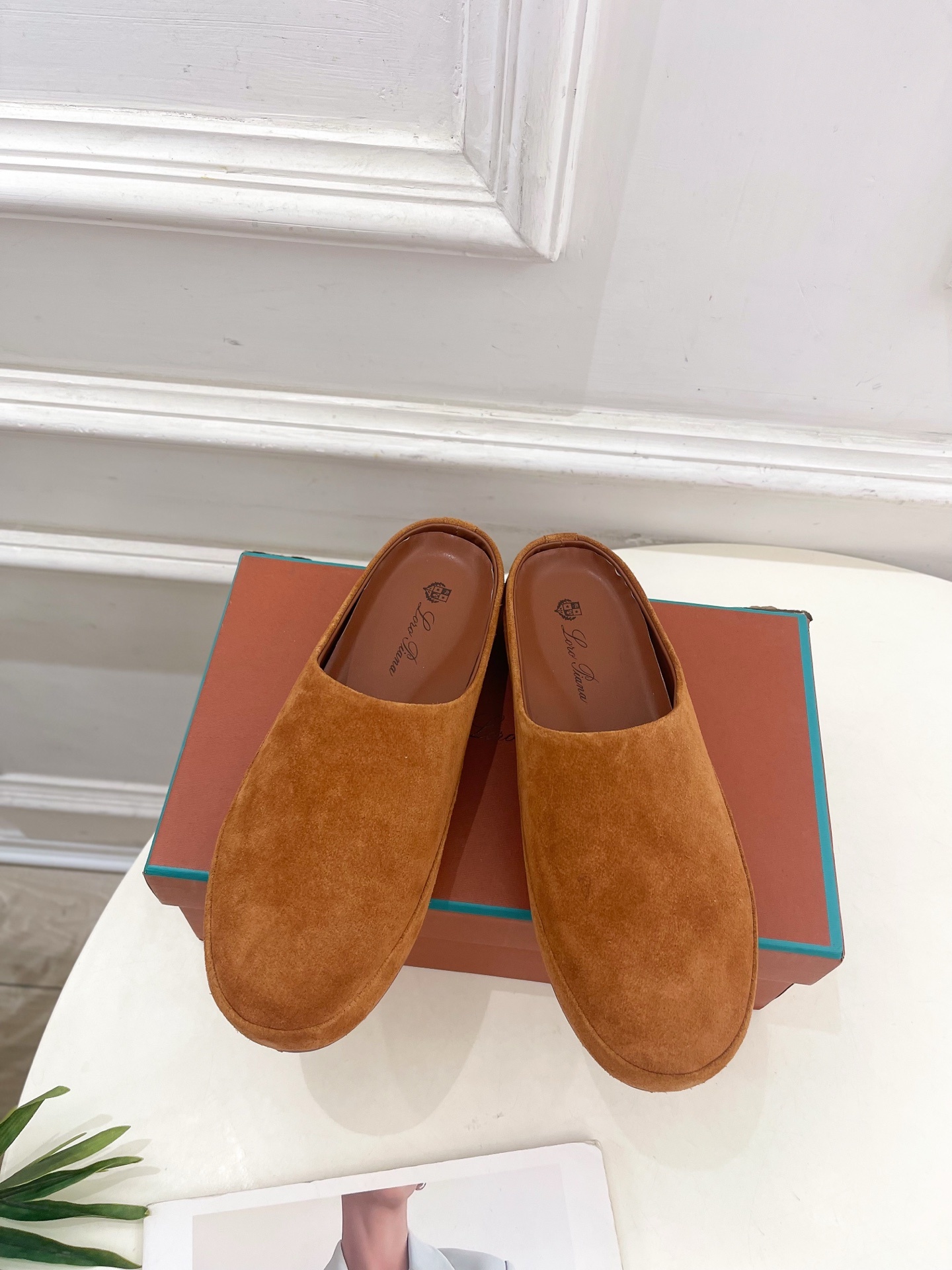 Loro Piana 乐悠翩雅 代购级别⚠️2025春夏新品 情侣款休闲半拖鞋—————————
LP